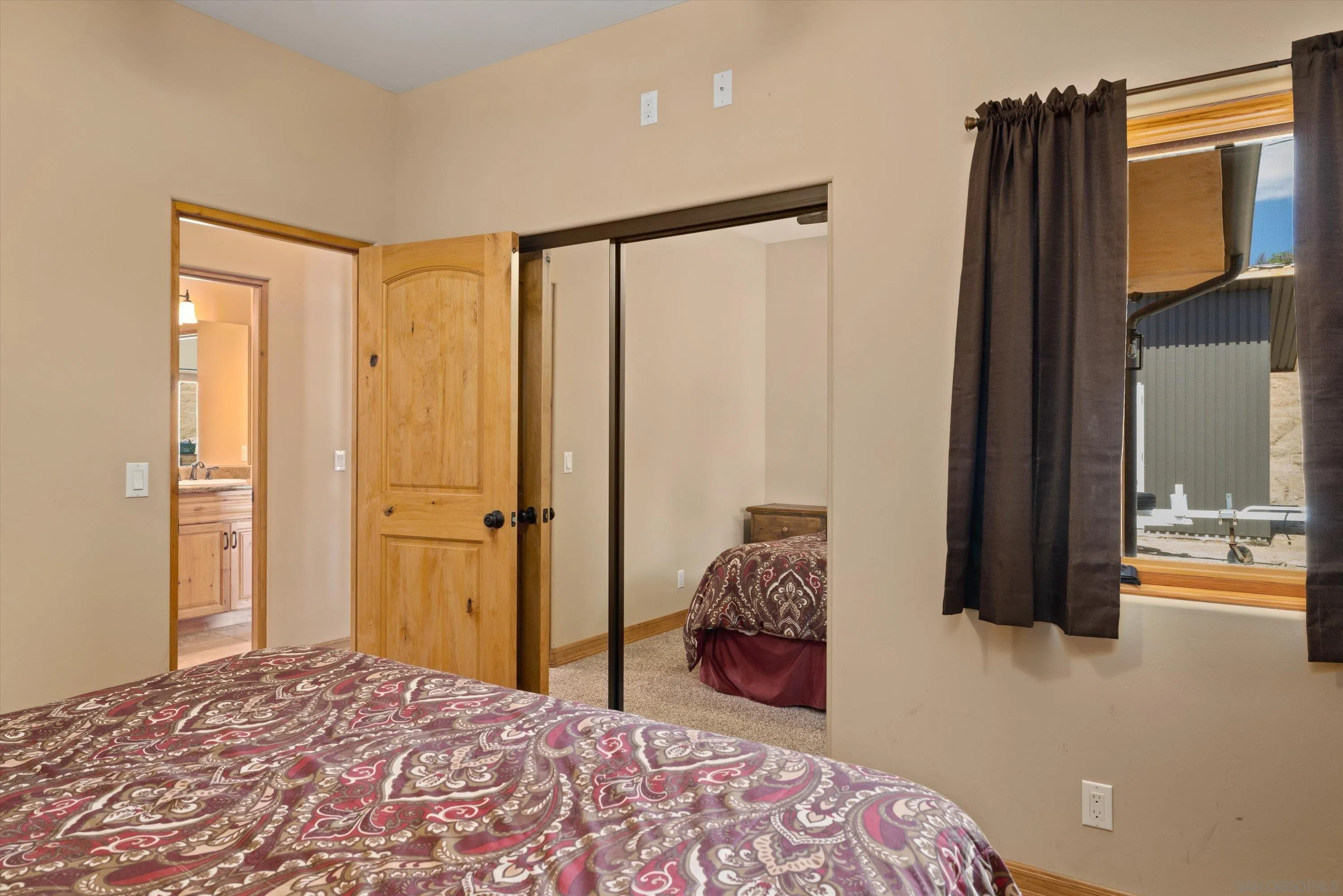 https://cdn.realtyfeed.com/cdn/127/260013069/9f647e717673f16534716a65dc5a7f65.webp