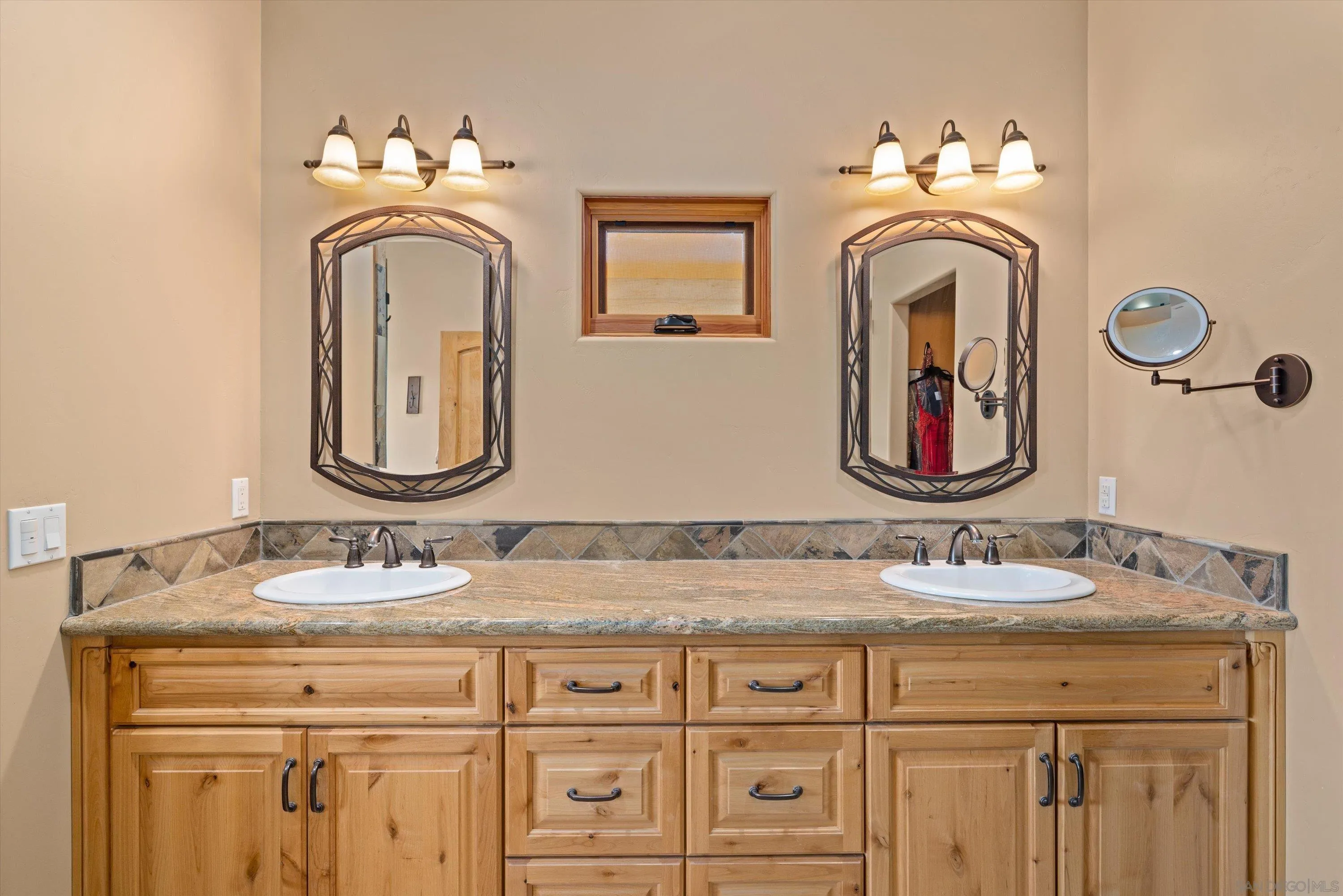 https://cdn.realtyfeed.com/cdn/127/260013069/adf33266a52d831797ee0c13380455b9.webp