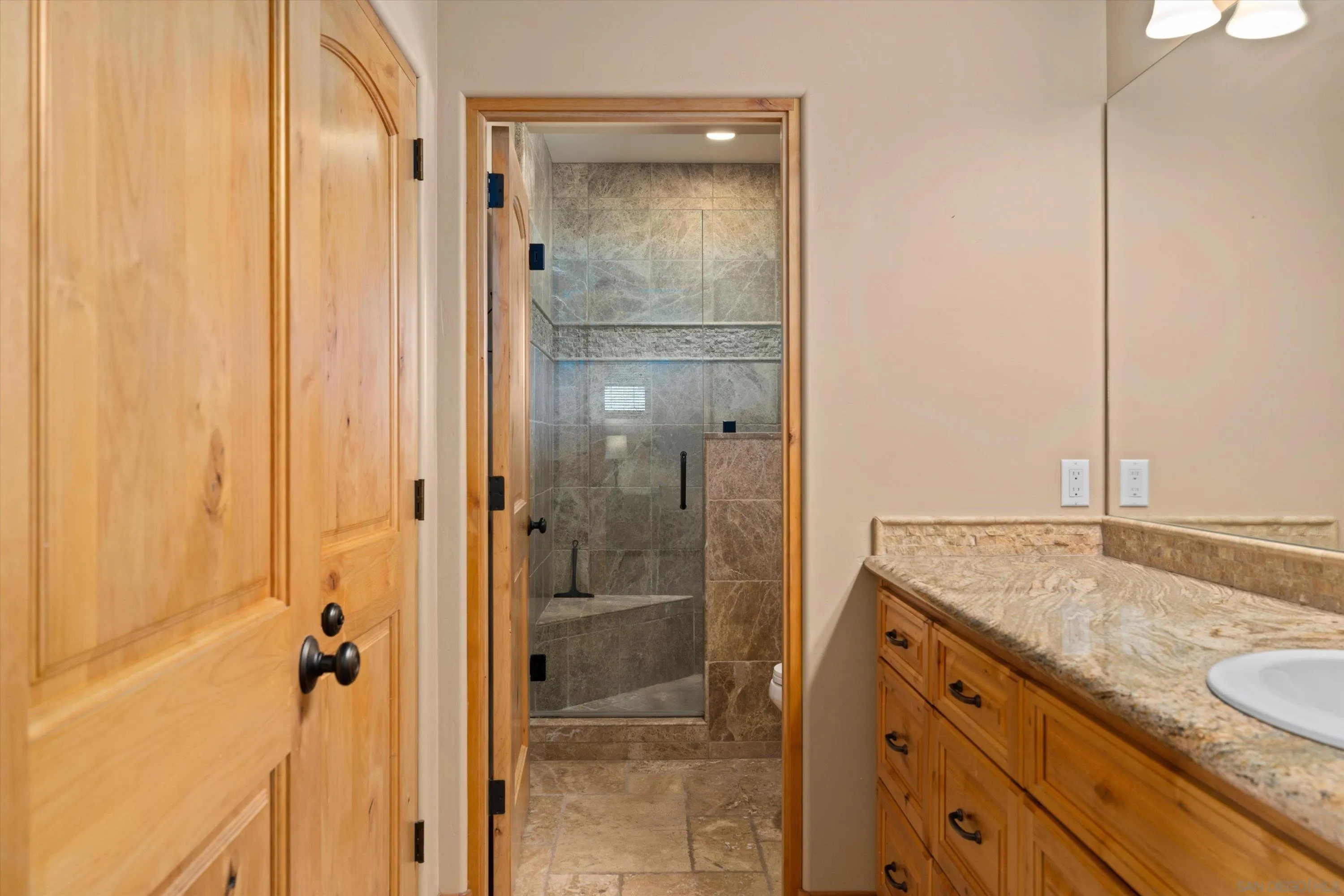 https://cdn.realtyfeed.com/cdn/127/260013069/e656d3ae8cb8557d94ea88311a7519e9.webp