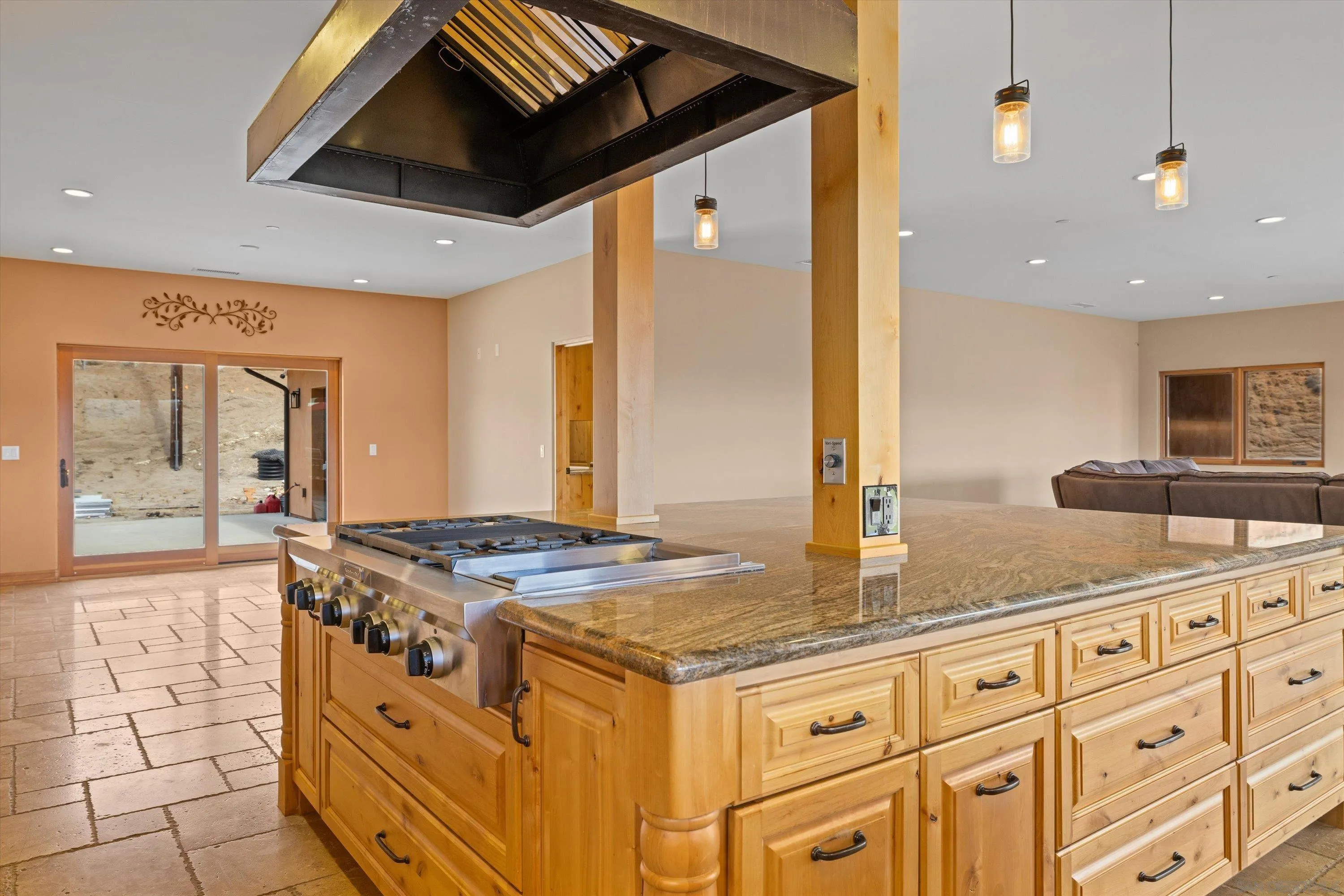 https://cdn.realtyfeed.com/cdn/127/260013069/e6b41b90d70750e79621c045bf305b3d.webp