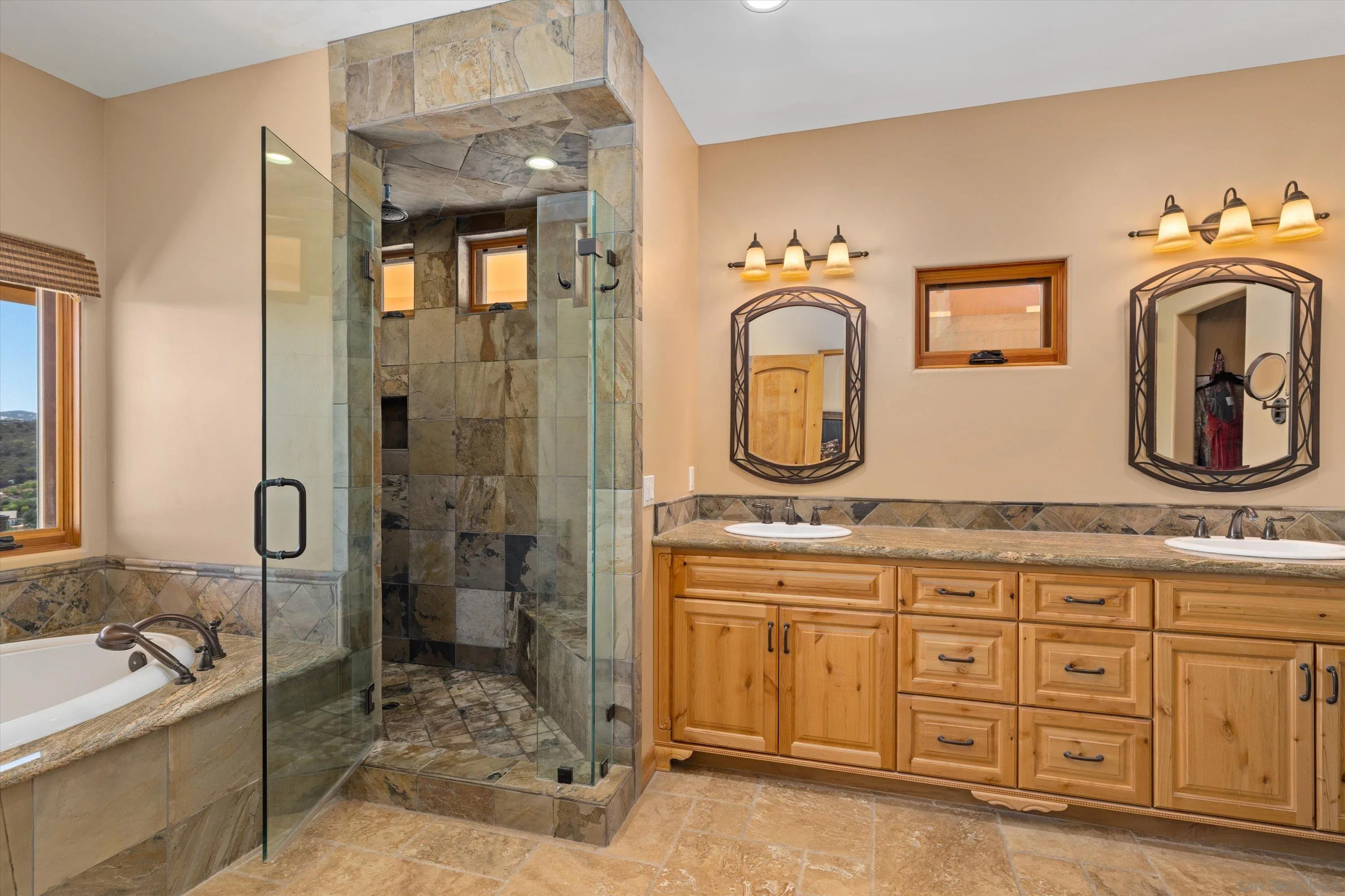 https://cdn.realtyfeed.com/cdn/127/260013069/f64122fd46727b1c71c5cba2189a19d7.webp