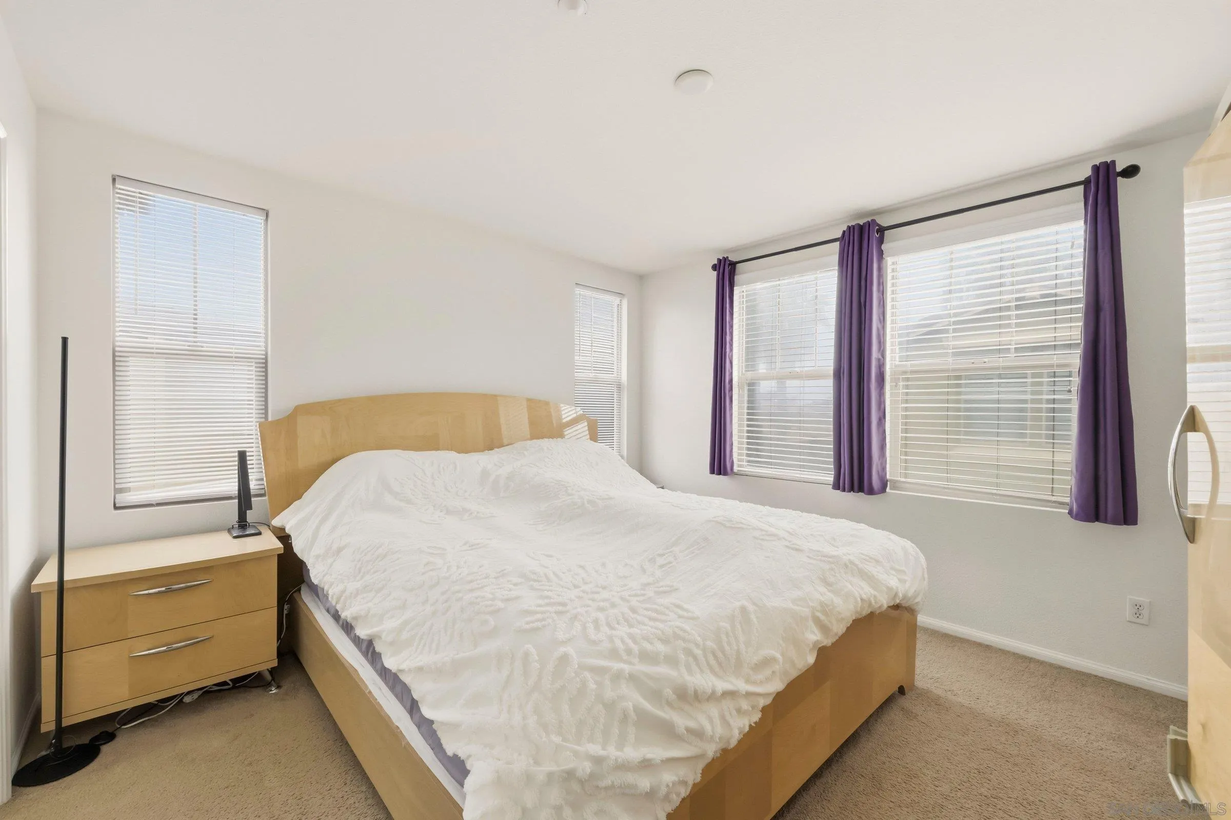 https://cdn.realtyfeed.com/cdn/127/260013072/a49800f789a729485ef7c97b495acd71.webp