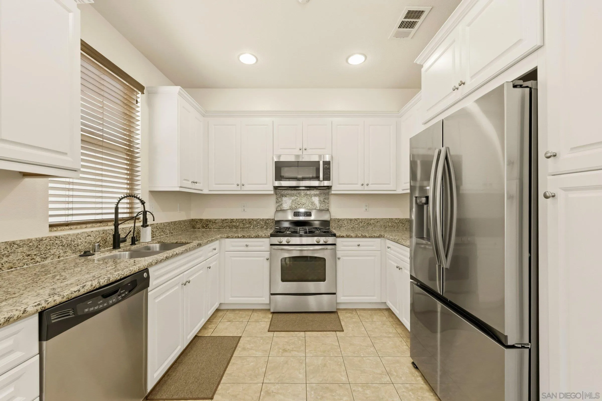 Photo #6: 260013072 Listing: Photo #6