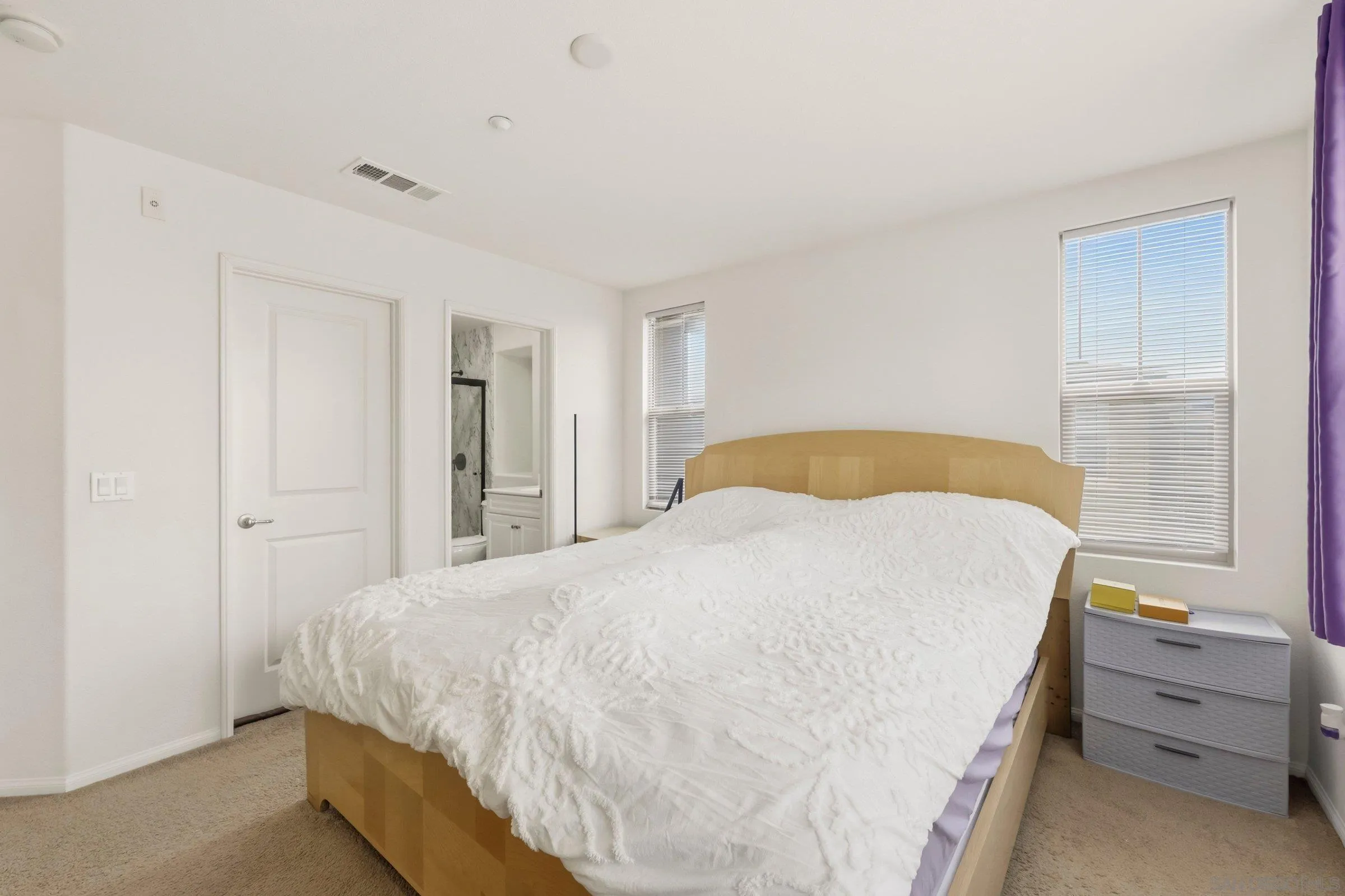 https://cdn.realtyfeed.com/cdn/127/260013072/bb5e36f7cc6fb0e51cf65828f87ab1cc.webp