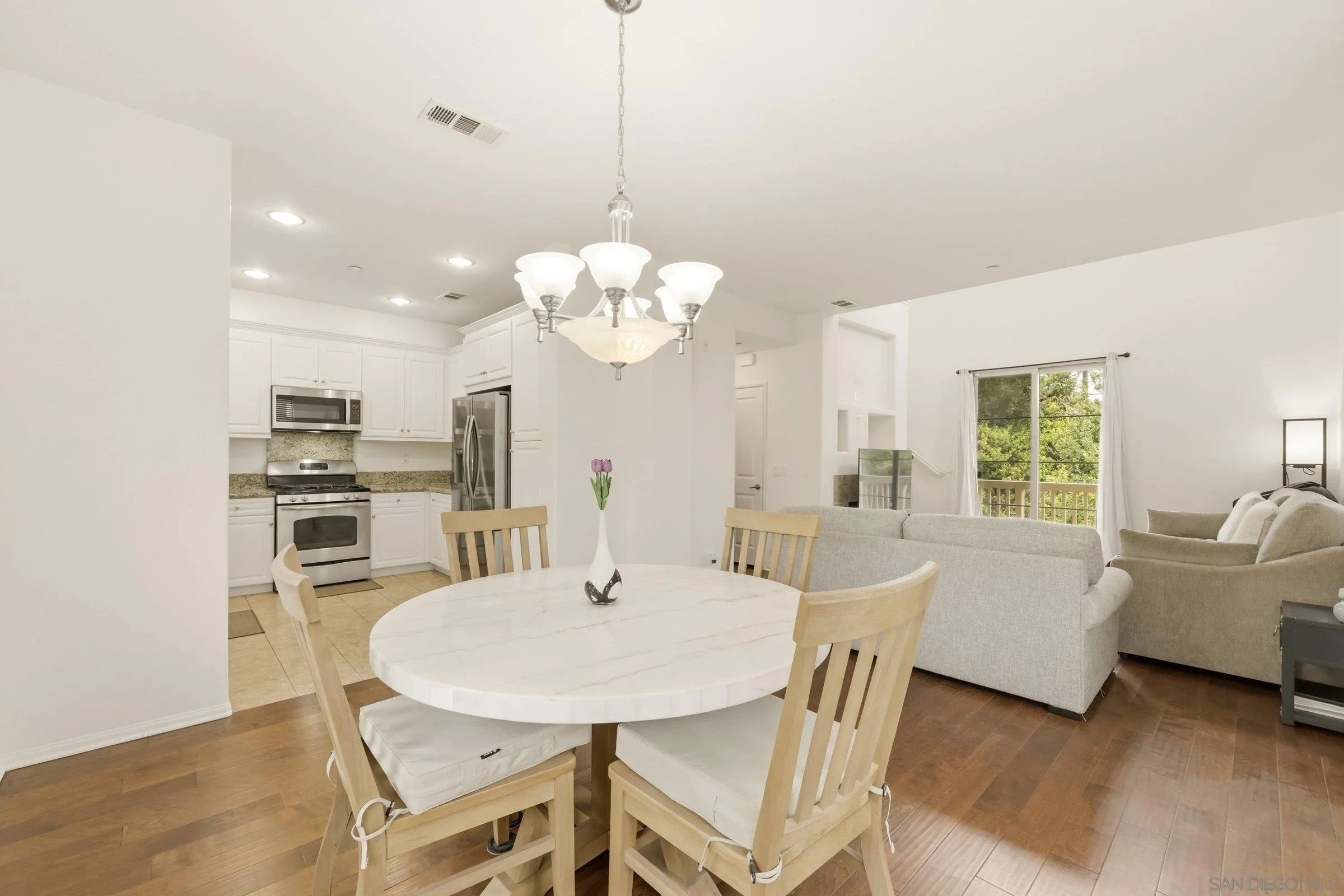 Photo #1: 260013072 Listing: Photo #1