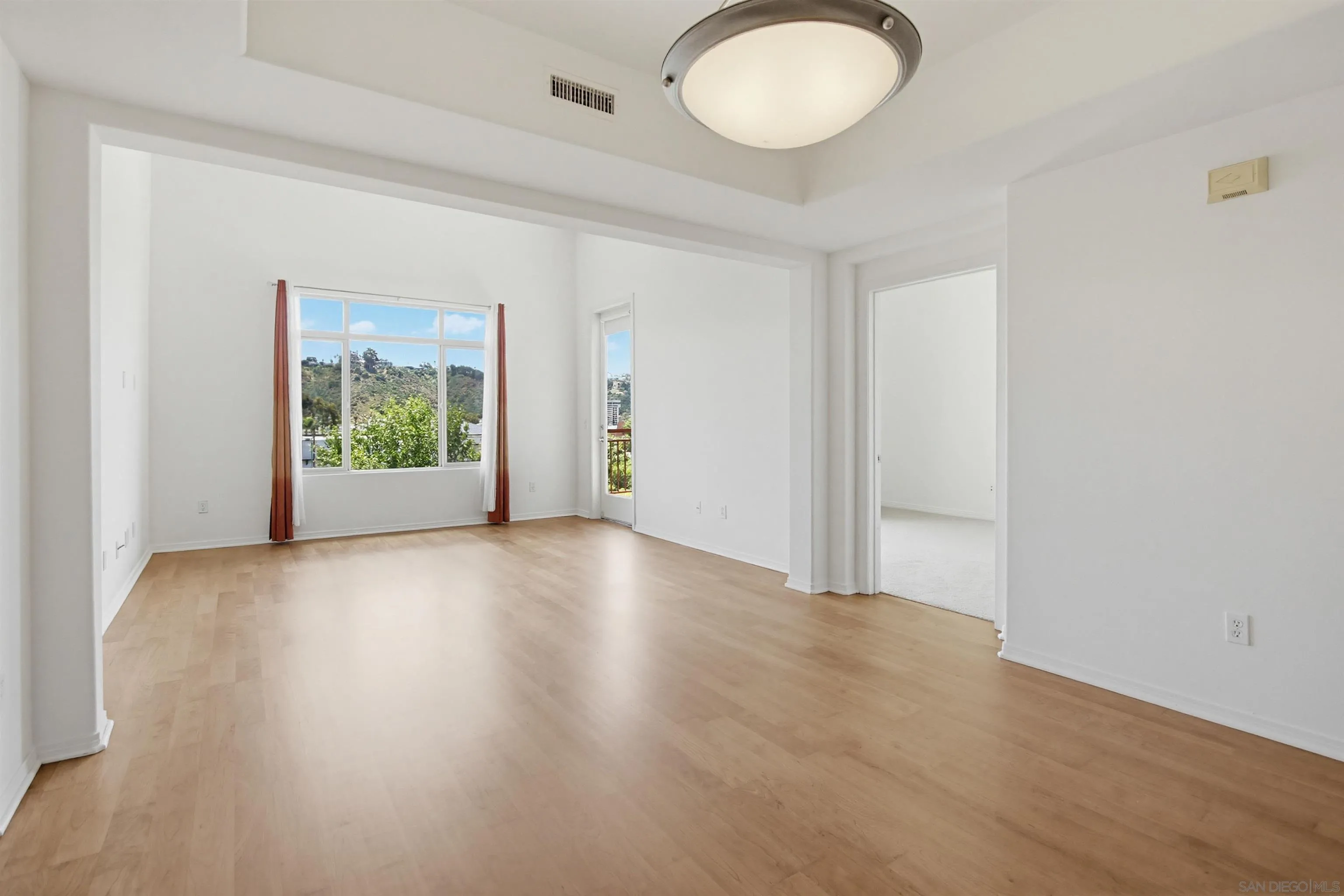 Photo #2: 260013073 Listing: Photo #2