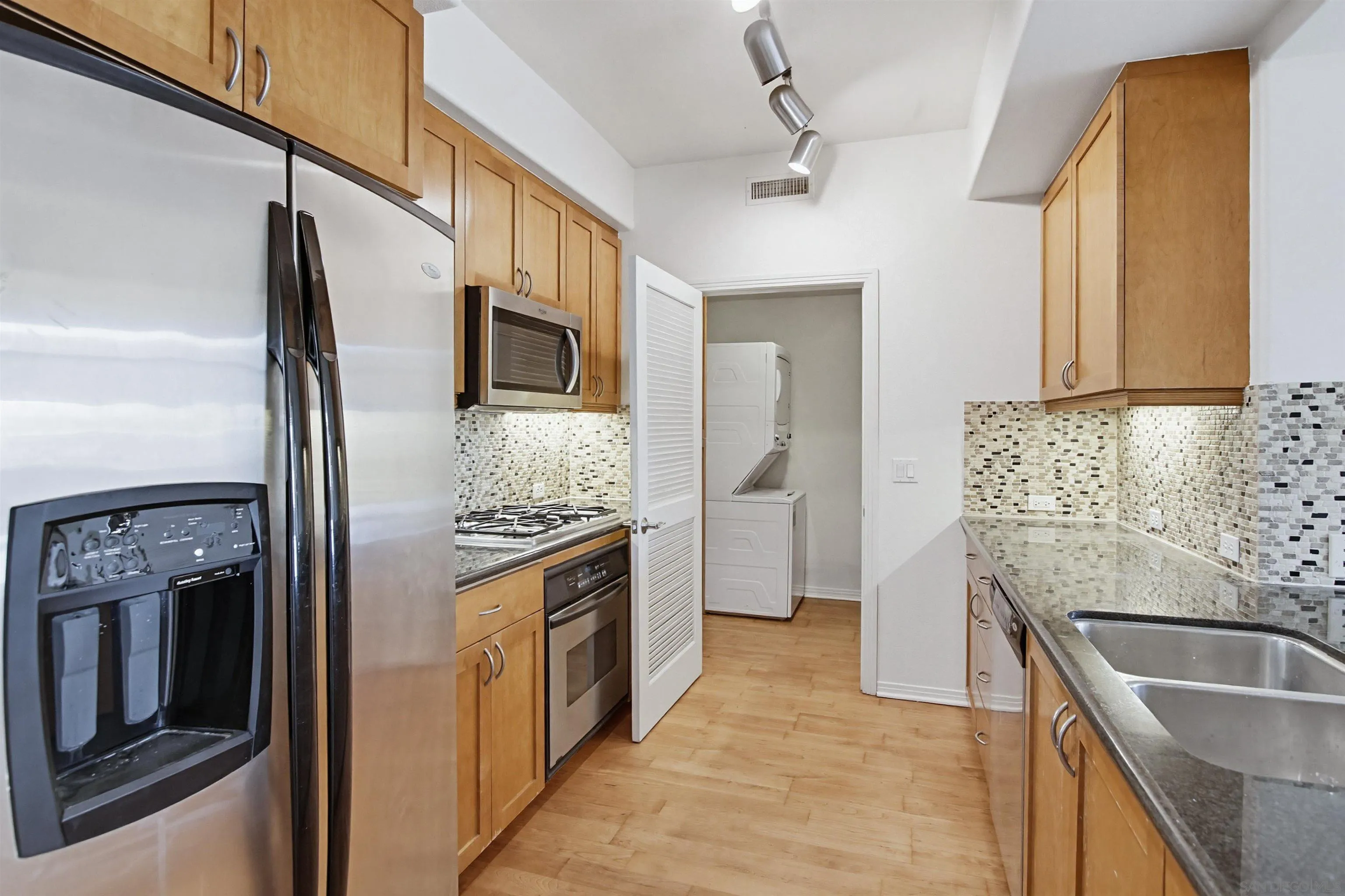 Photo #7: 260013073 Listing: Photo #7