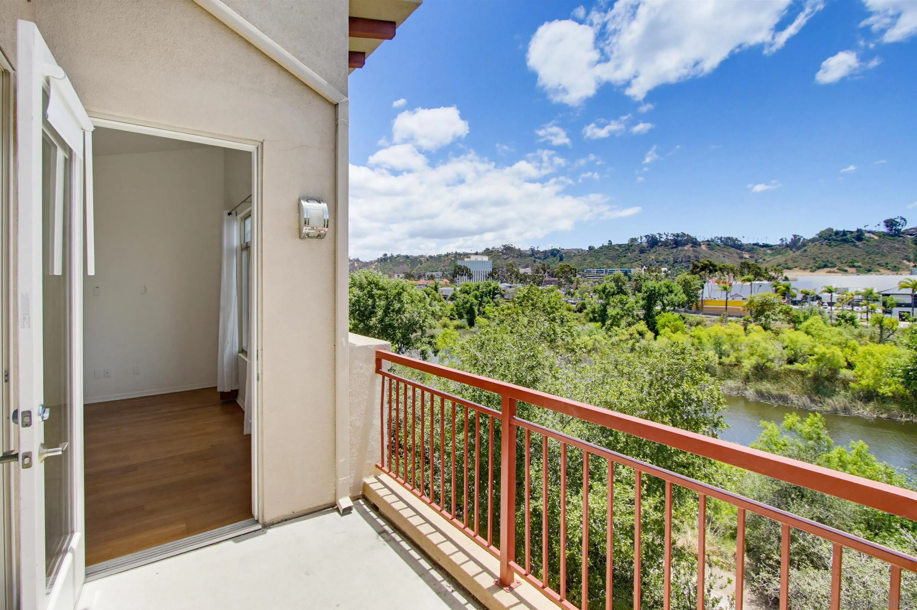 Photo #1: 260013073 Listing: Photo #1