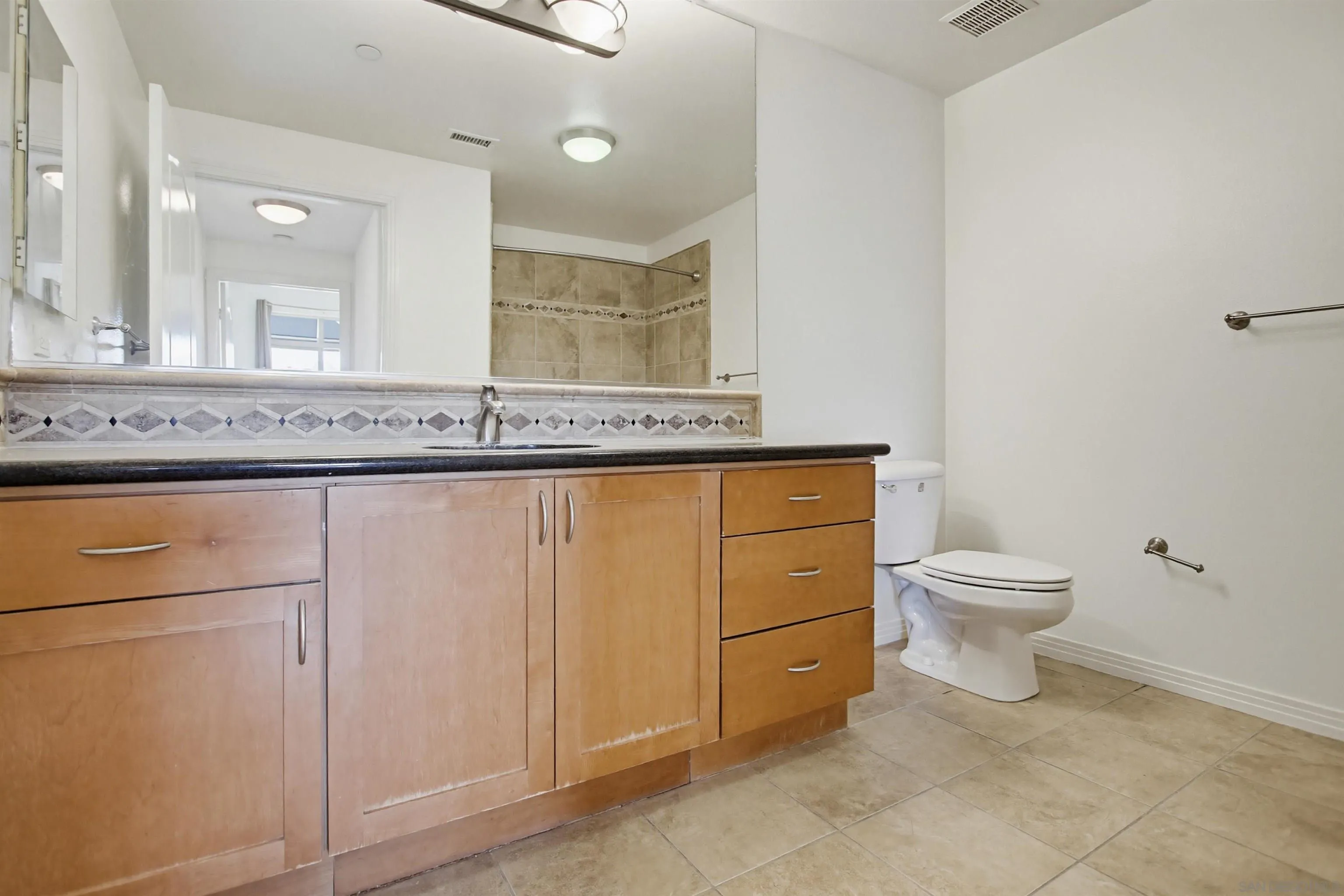 Photo #17: 260013073 Listing: Photo #17