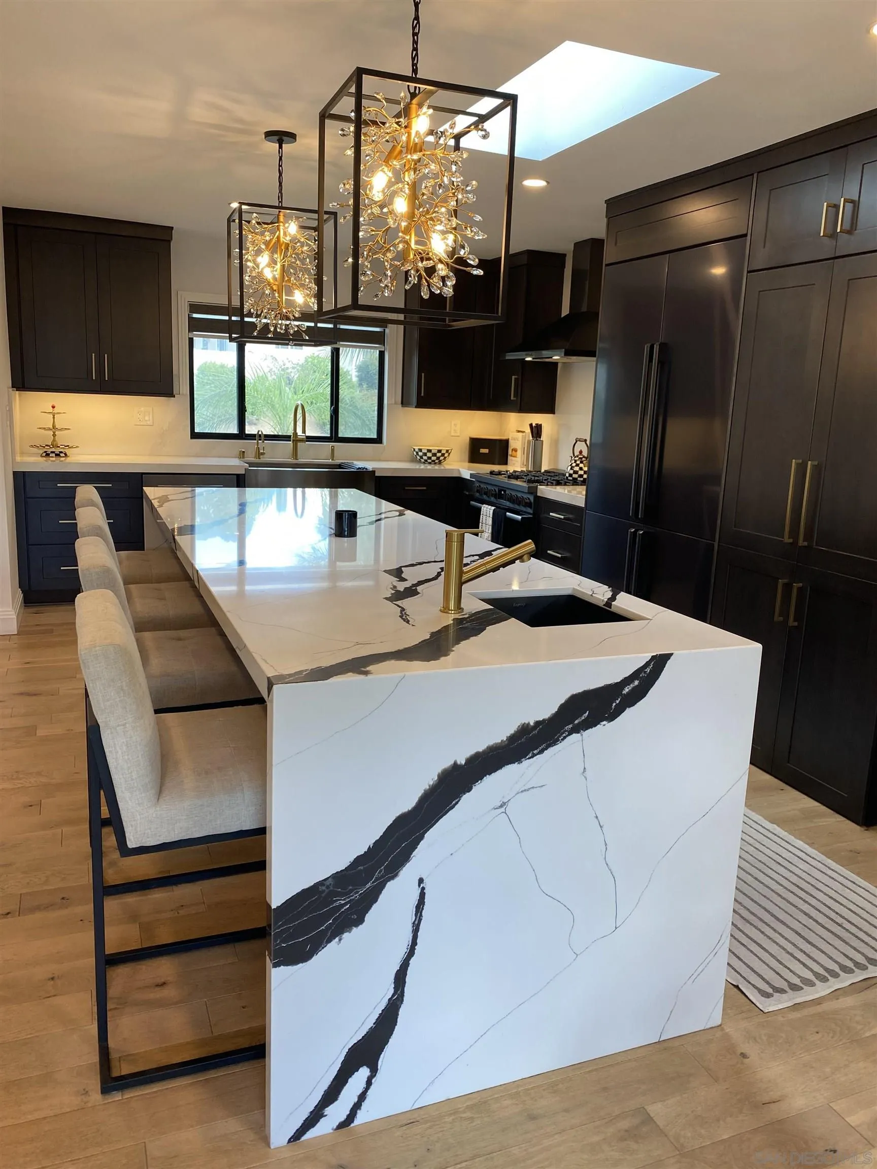 https://cdn.realtyfeed.com/cdn/127/260013074/5c64a2913034941b2f80d8085a95fdb3.webp