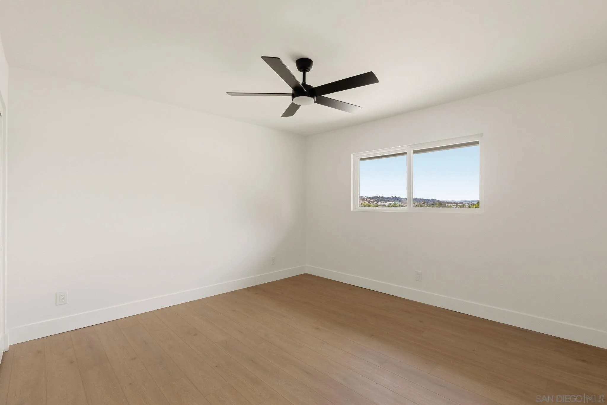 https://cdn.realtyfeed.com/cdn/127/260013075/38c24b5a0b12da1fc787cc88179c87e9.webp
