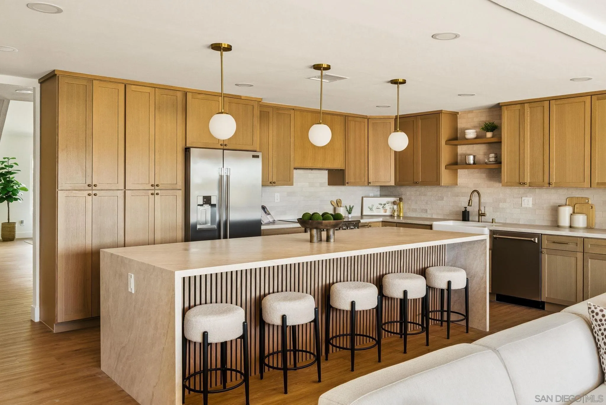 https://cdn.realtyfeed.com/cdn/127/260013075/70d7cb6a2903c56e5282d22a1ec658af.webp