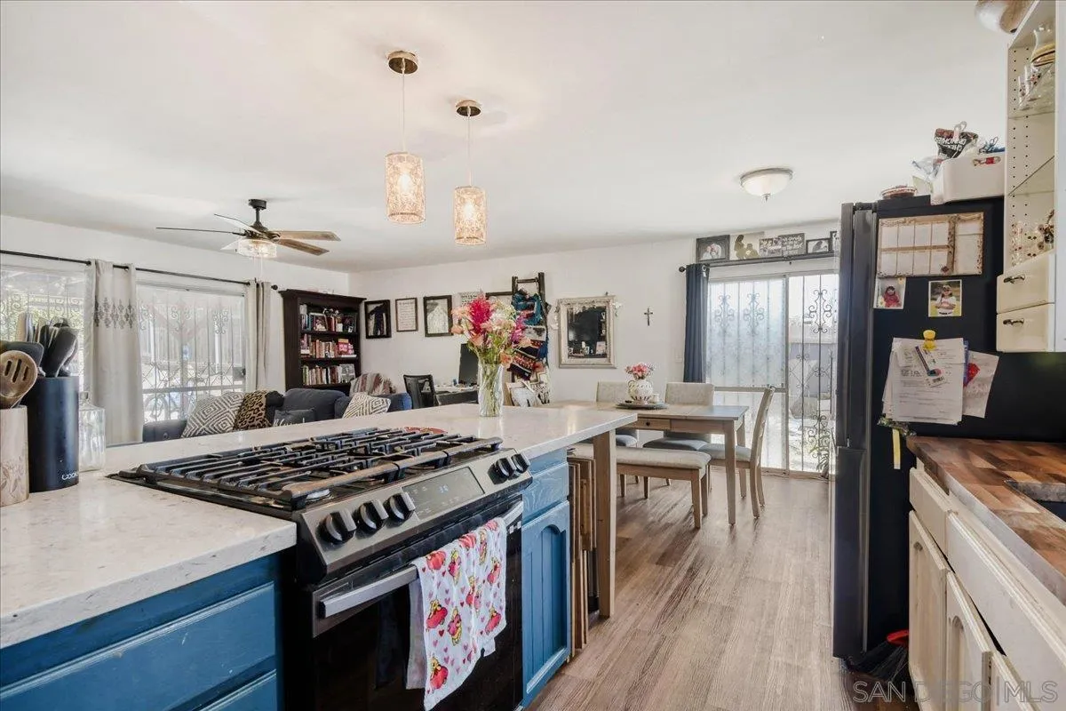 https://cdn.realtyfeed.com/cdn/127/260013085/2b0f287714adf45a6c7b5e90c7c3ba37.webp