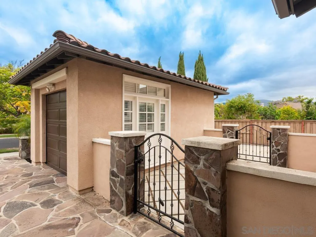 https://cdn.realtyfeed.com/cdn/127/260013088/02e5db6555388961534fe237ba205507.webp
