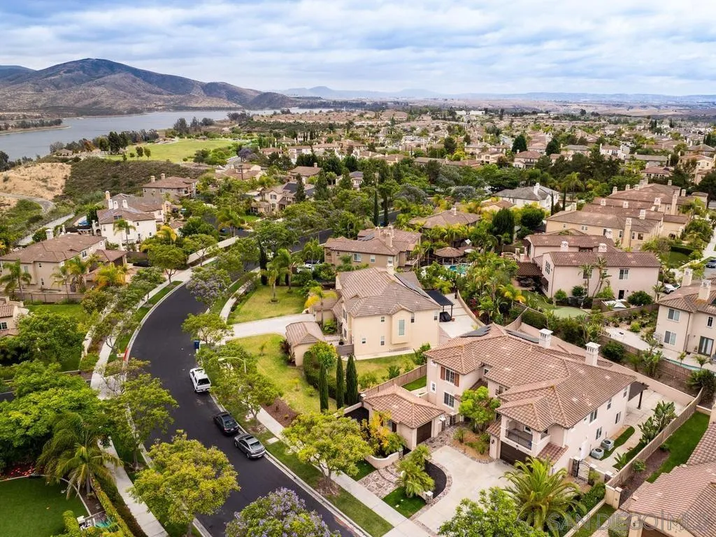 https://cdn.realtyfeed.com/cdn/127/260013088/04f24cb8a715132e4935c6b47e2c688b.webp