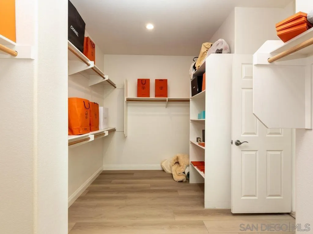 https://cdn.realtyfeed.com/cdn/127/260013088/2c25cae2a1ccdb10bd43f2b27d34aabb.webp