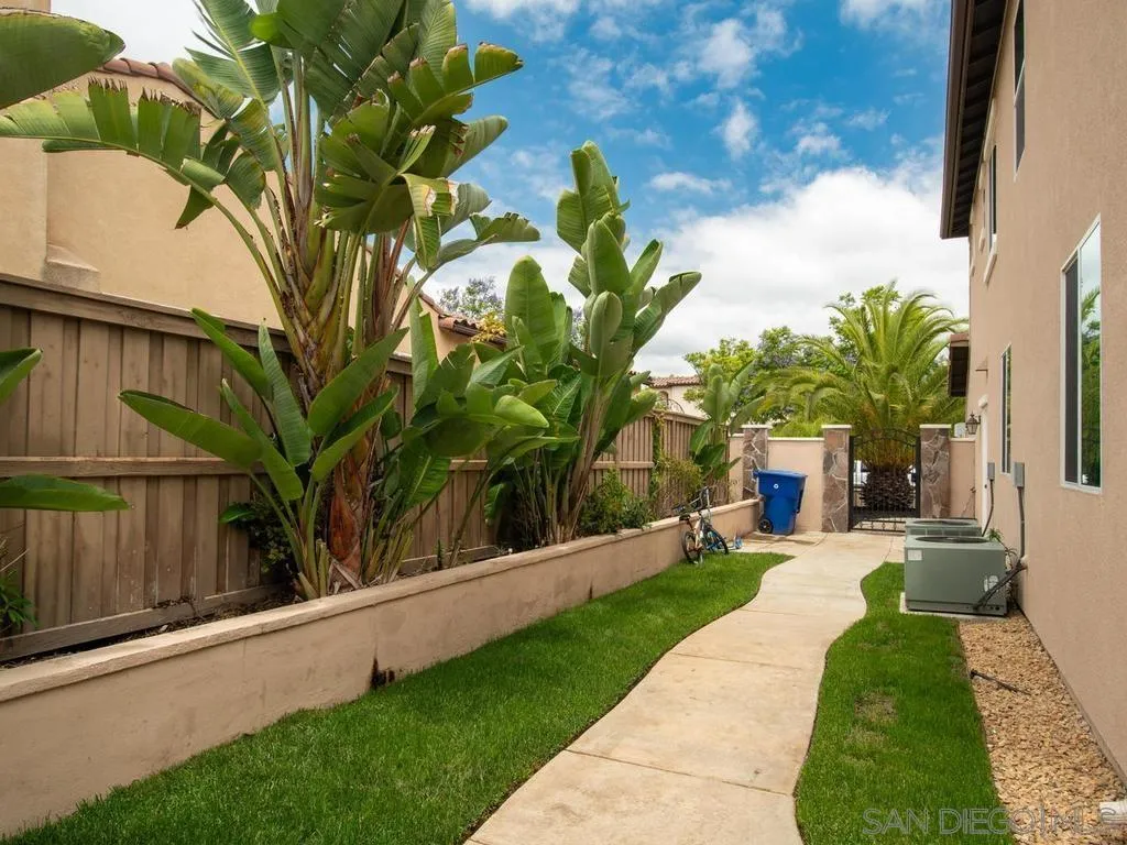 https://cdn.realtyfeed.com/cdn/127/260013088/4a75de9622c42a4102e609c234ab7e79.webp