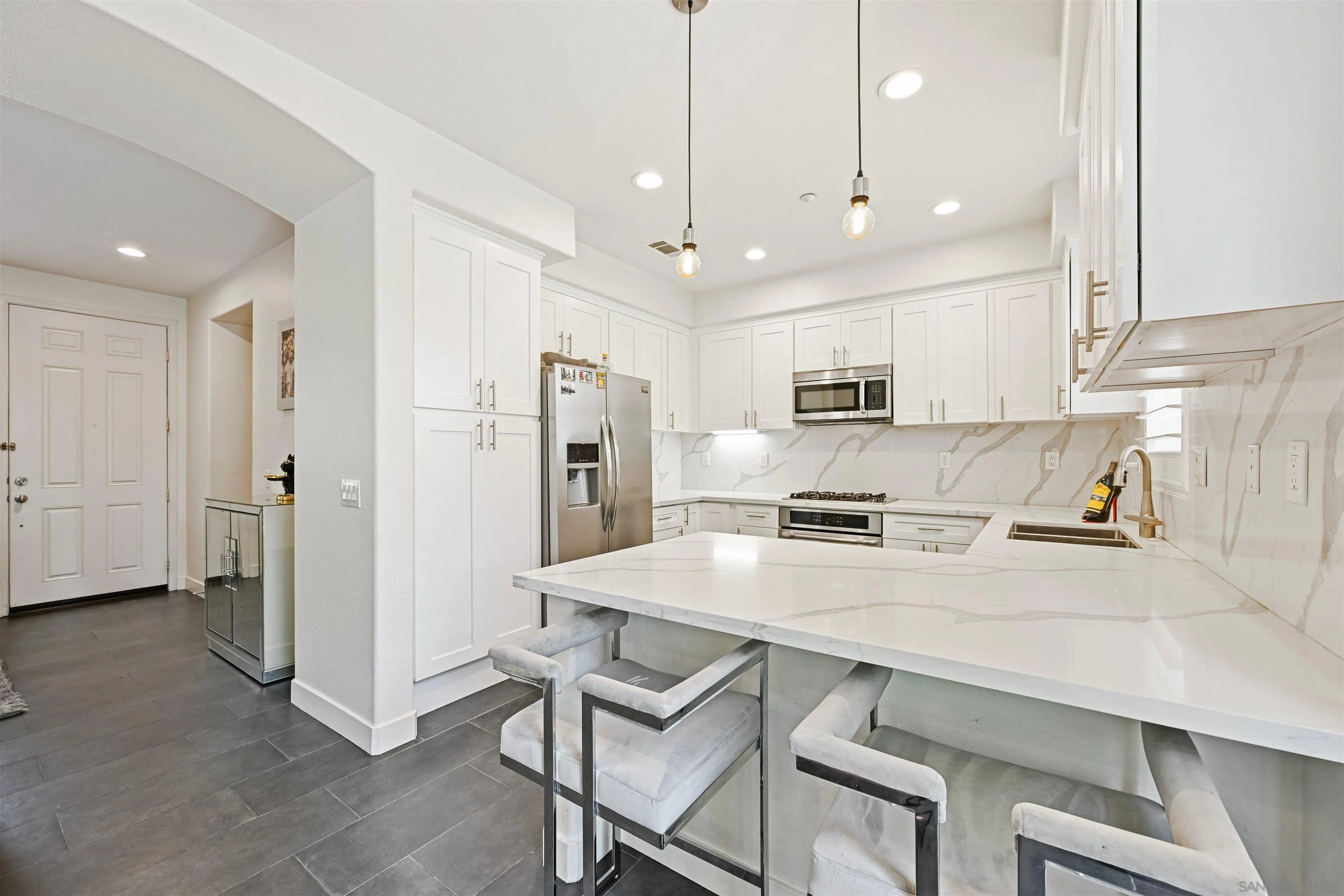 Photo #3: 260013089 Listing: Photo #3