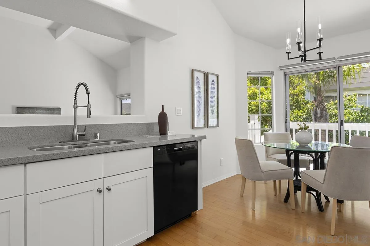 Photo #12: 260013091 Listing: Photo #12