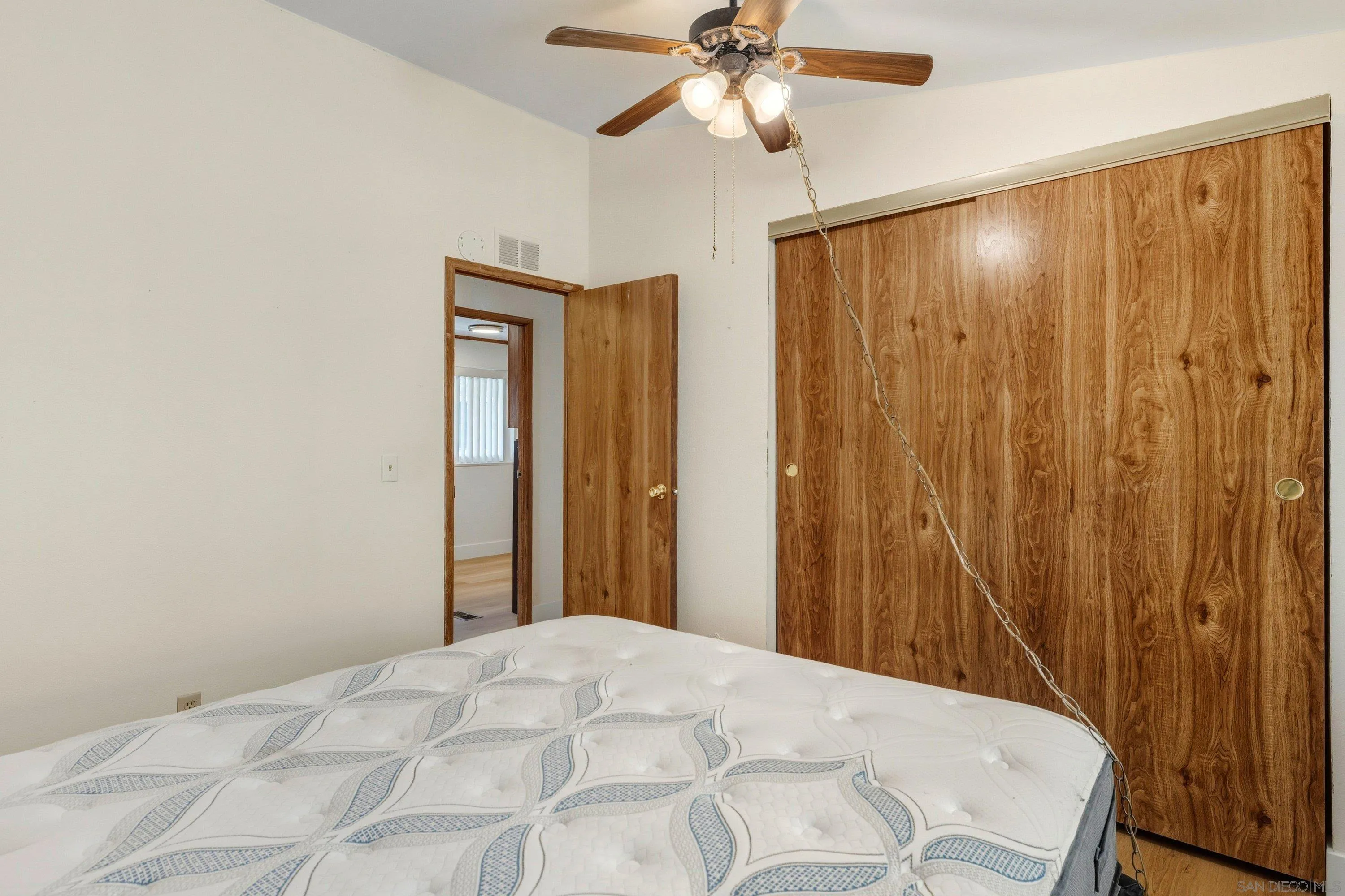https://cdn.realtyfeed.com/cdn/127/260013094/b8bd7ba87b36e4dc4dd947f6c08ee314.webp