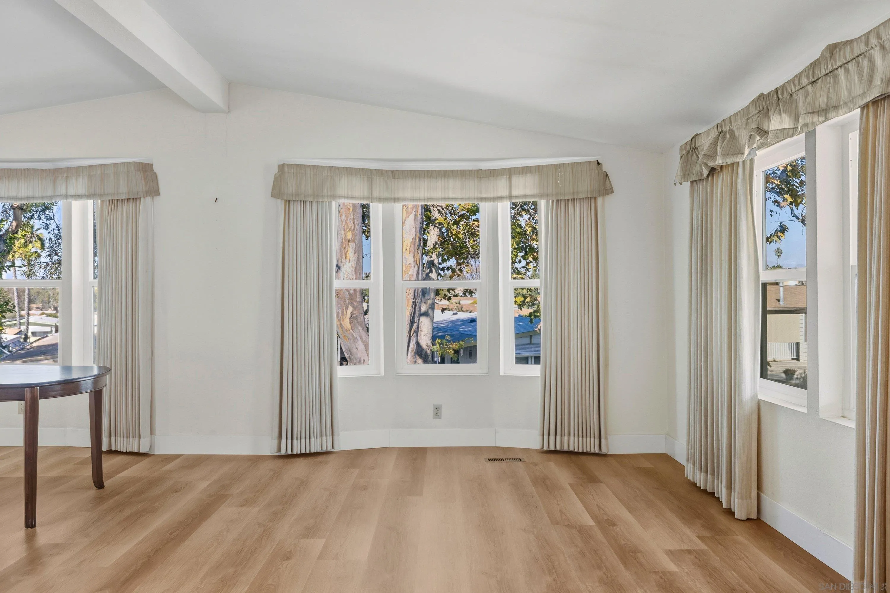 https://cdn.realtyfeed.com/cdn/127/260013094/f1bcb2be4c6727f2c1e3dc8041dbded4.webp