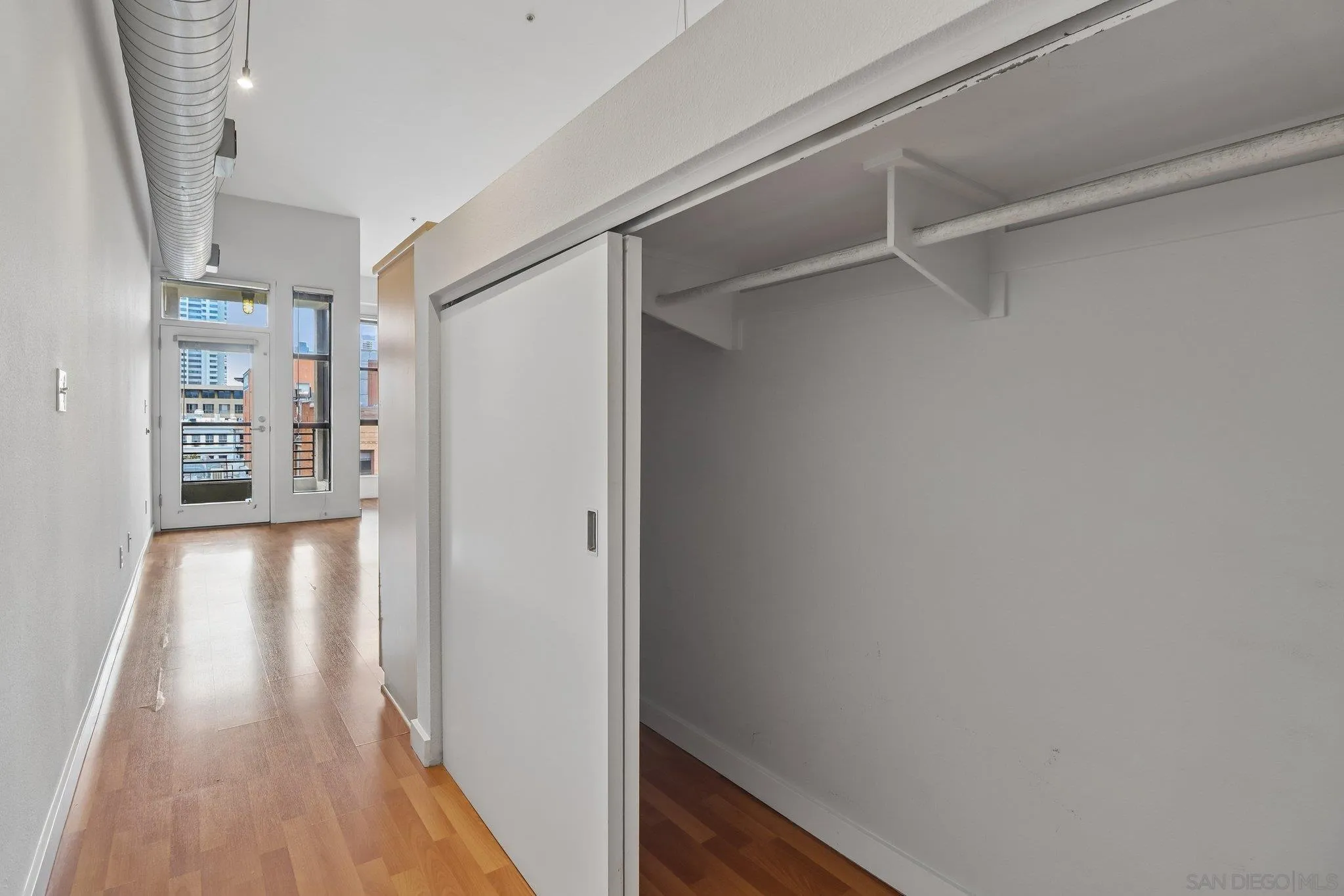 Photo #8: 260013096 Listing: Photo #8