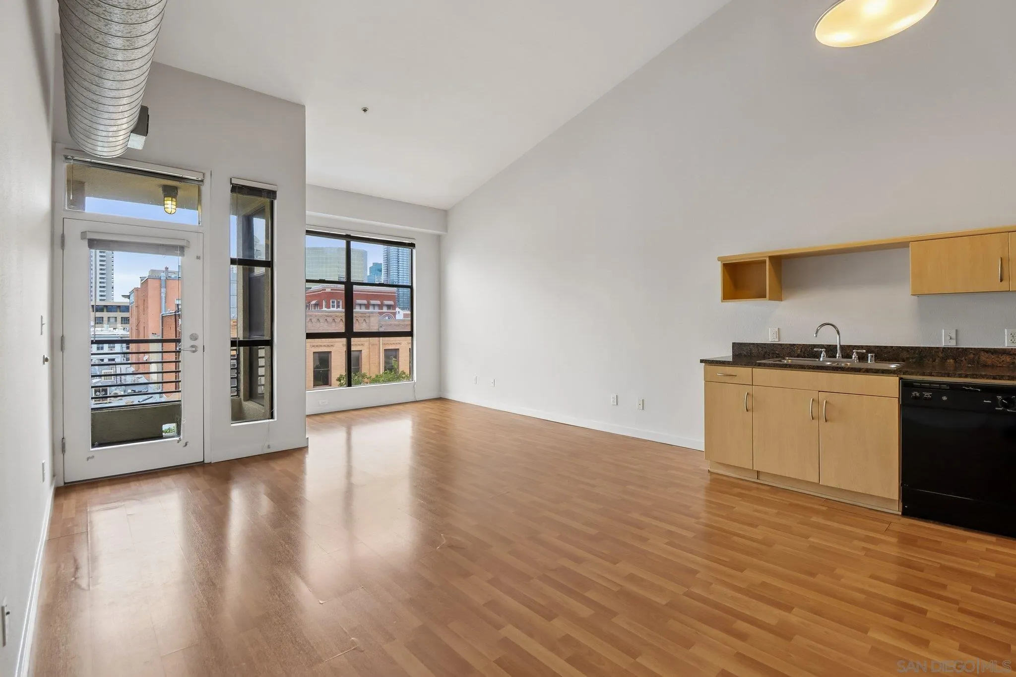 Photo #11: 260013096 Listing: Photo #11