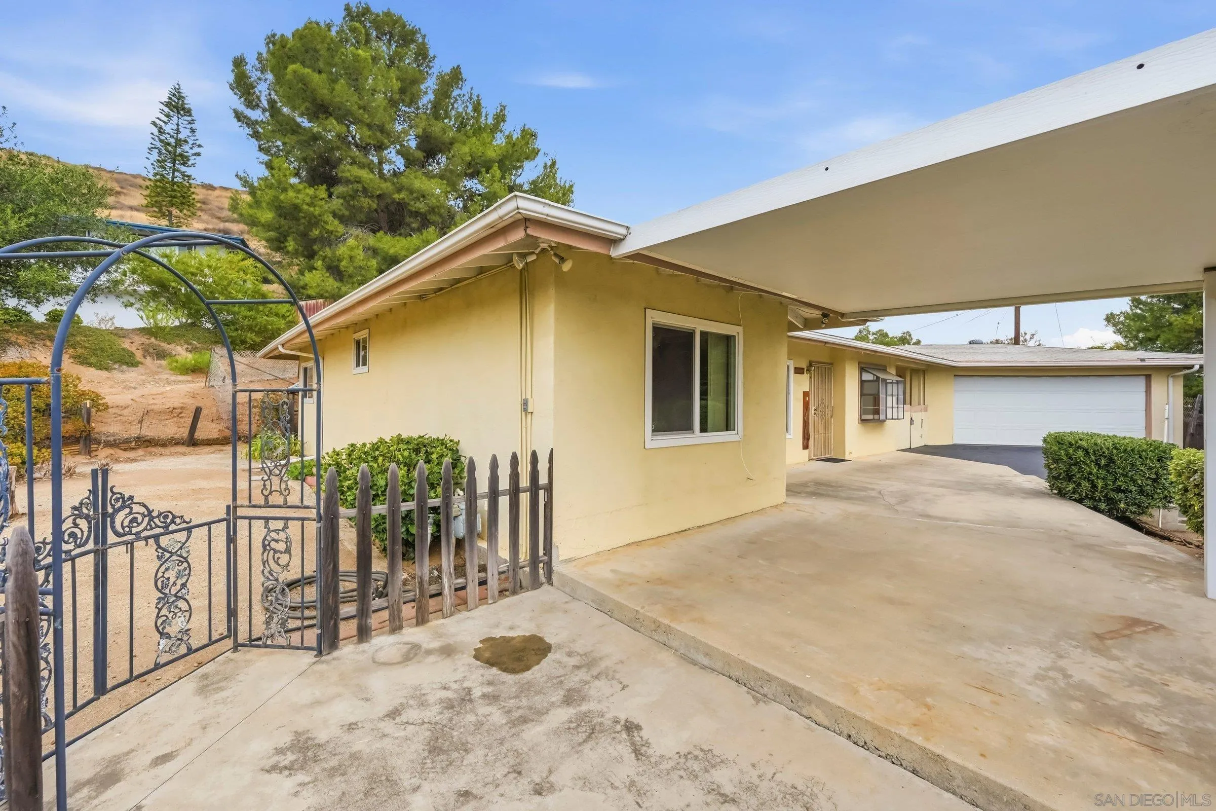 https://cdn.realtyfeed.com/cdn/127/260013097/3d59e4bf4c7c50a87dcb1acfb8969901.webp
