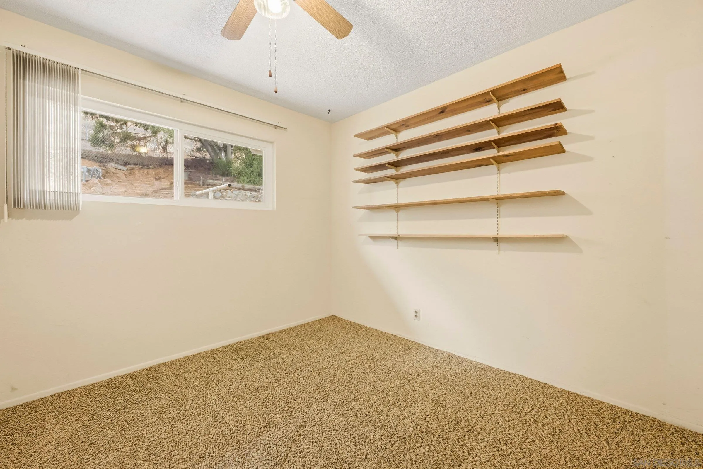 https://cdn.realtyfeed.com/cdn/127/260013097/57e9a834e41bd59aa7f18568e8fd4b4c.webp
