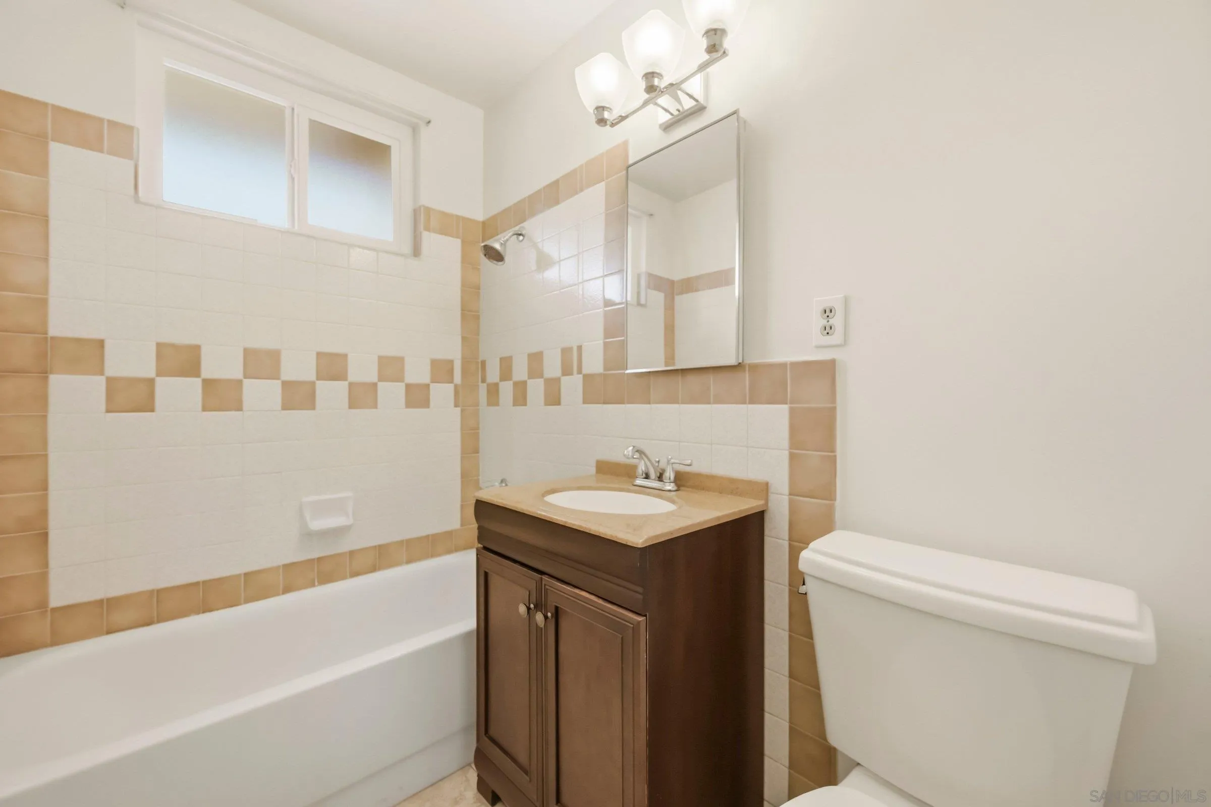 https://cdn.realtyfeed.com/cdn/127/260013097/c5111edc4df3ff223ef95a6238f314ae.webp
