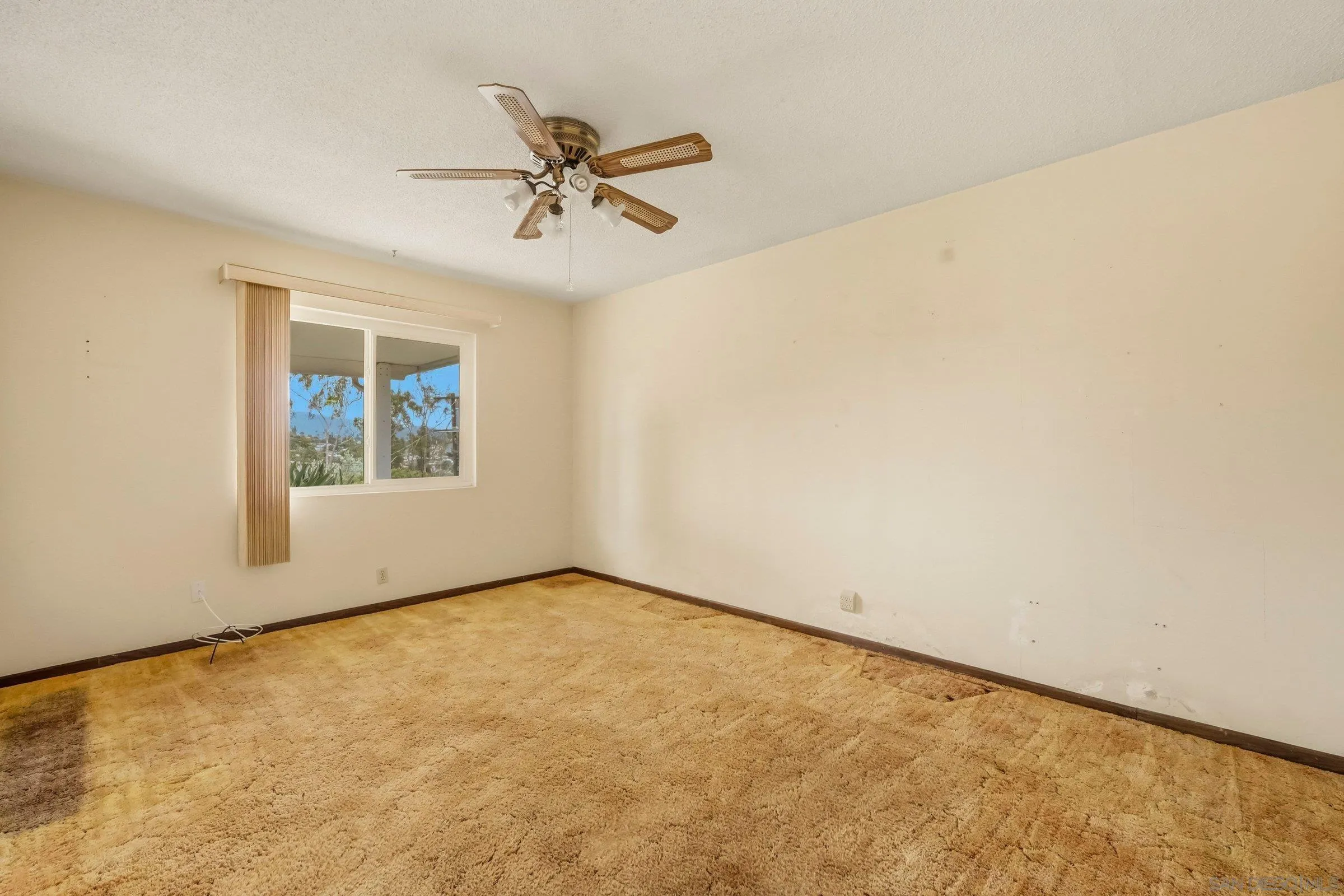 https://cdn.realtyfeed.com/cdn/127/260013097/ca222b217487524078394414c46c4d2a.webp