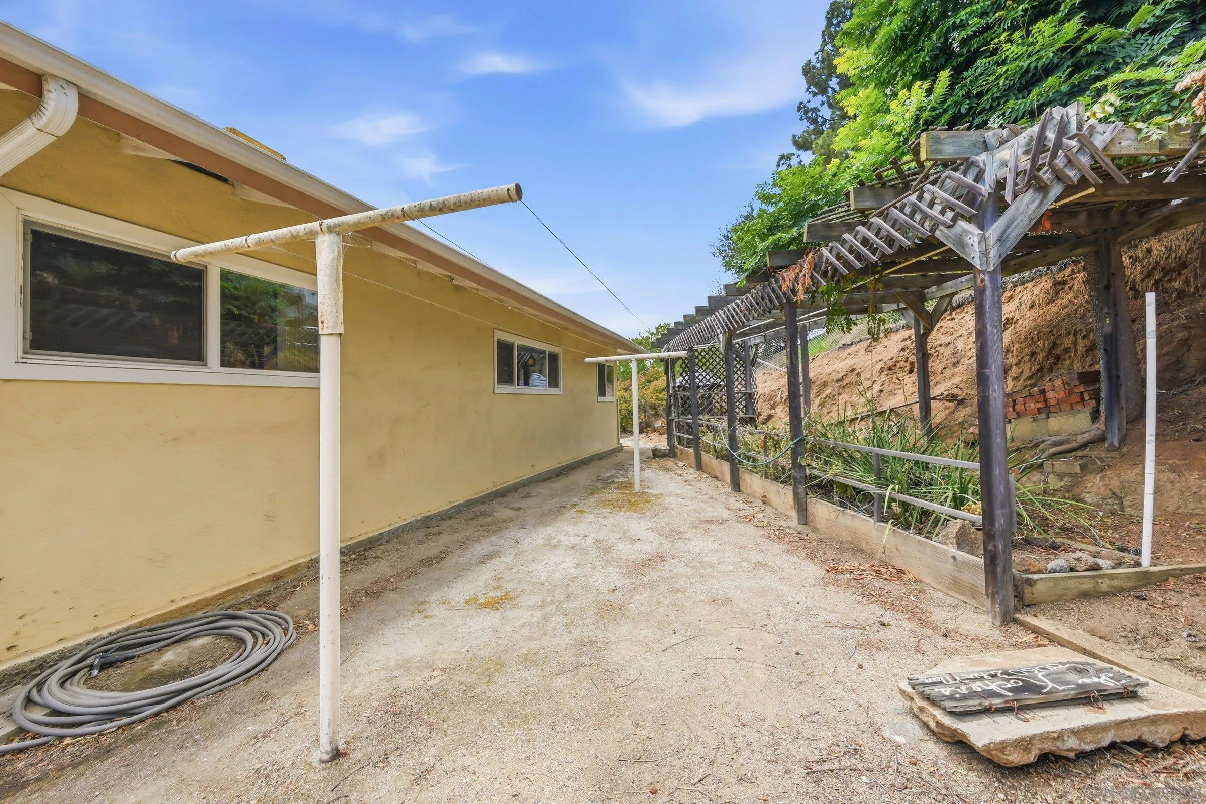 https://cdn.realtyfeed.com/cdn/127/260013097/cb5882f8459e10ed67b543ee33611421.webp