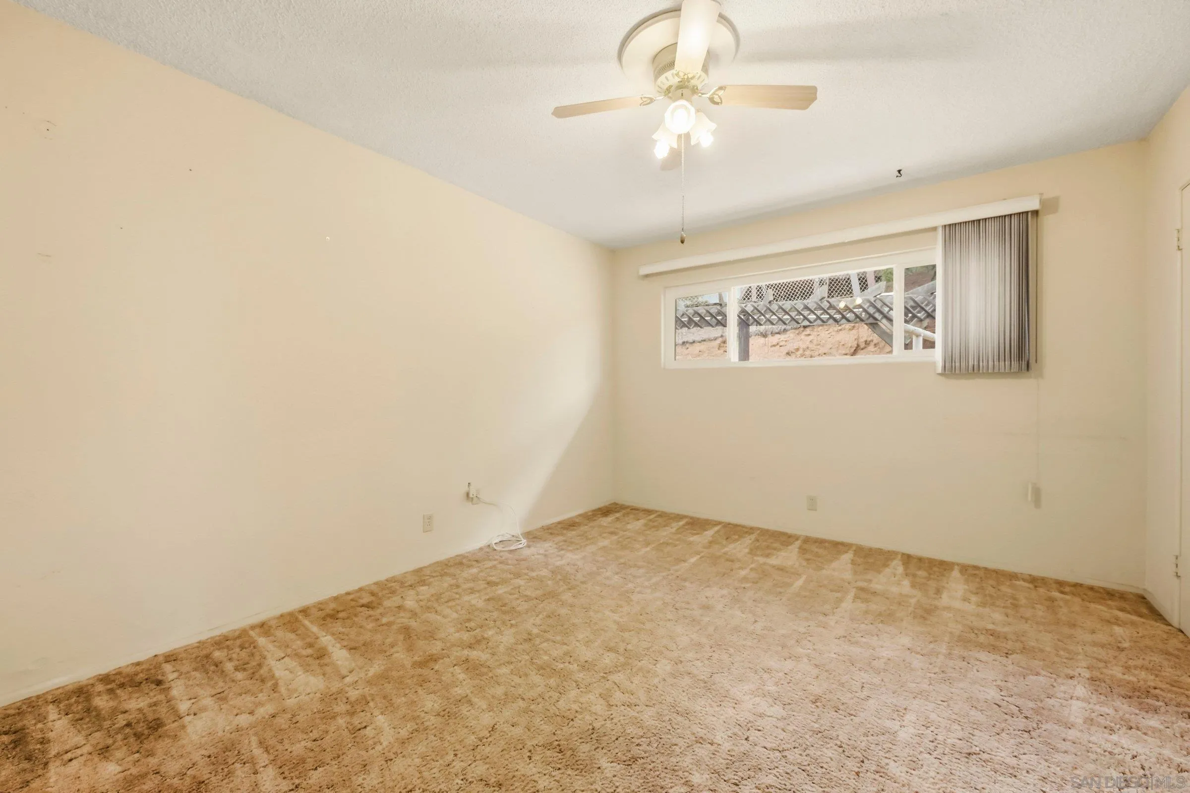 https://cdn.realtyfeed.com/cdn/127/260013097/fdc38334c13053331301effe0e40db5b.webp