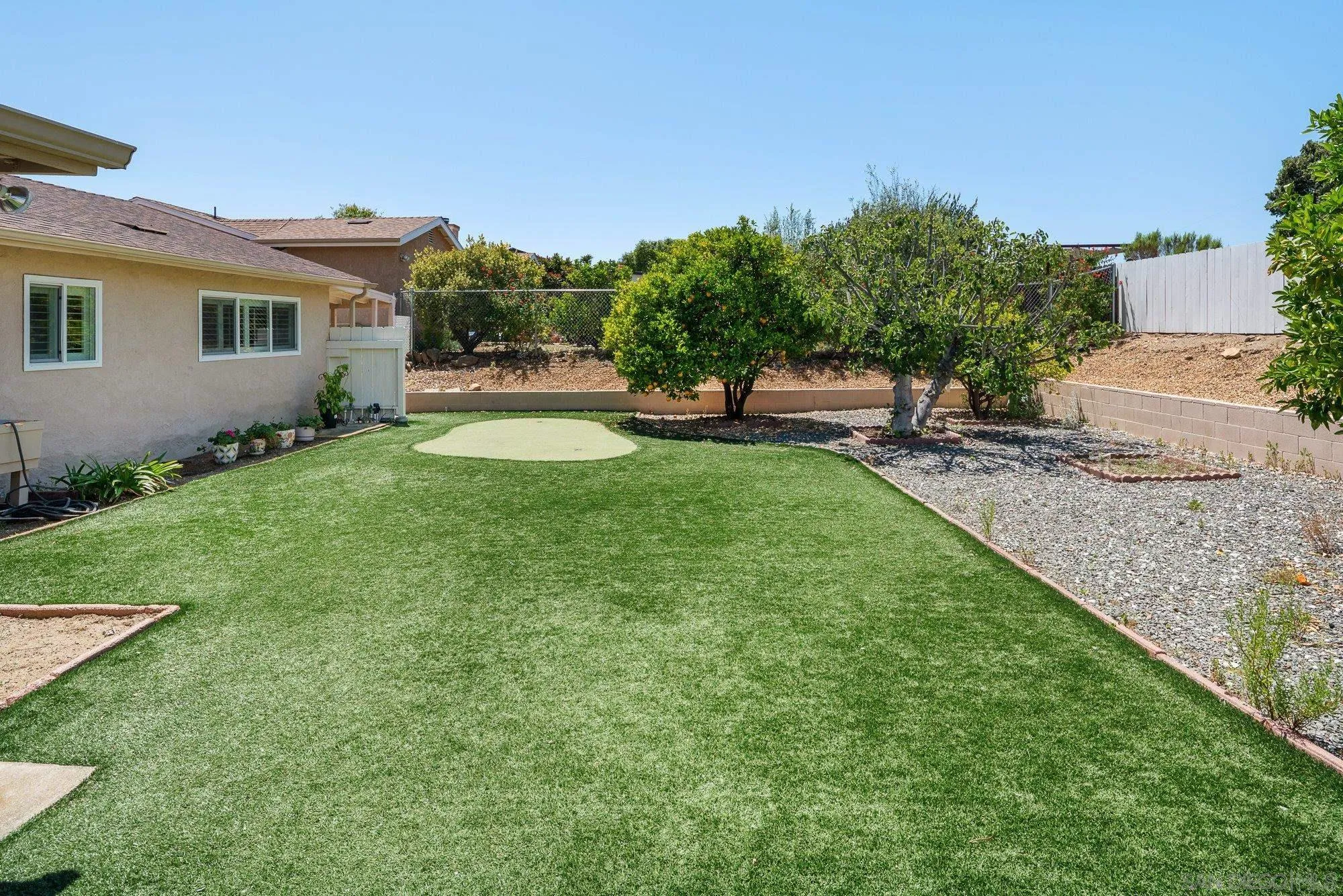 https://cdn.realtyfeed.com/cdn/127/260013098/144fad9f64b17b8bb1d991641ca552eb.webp