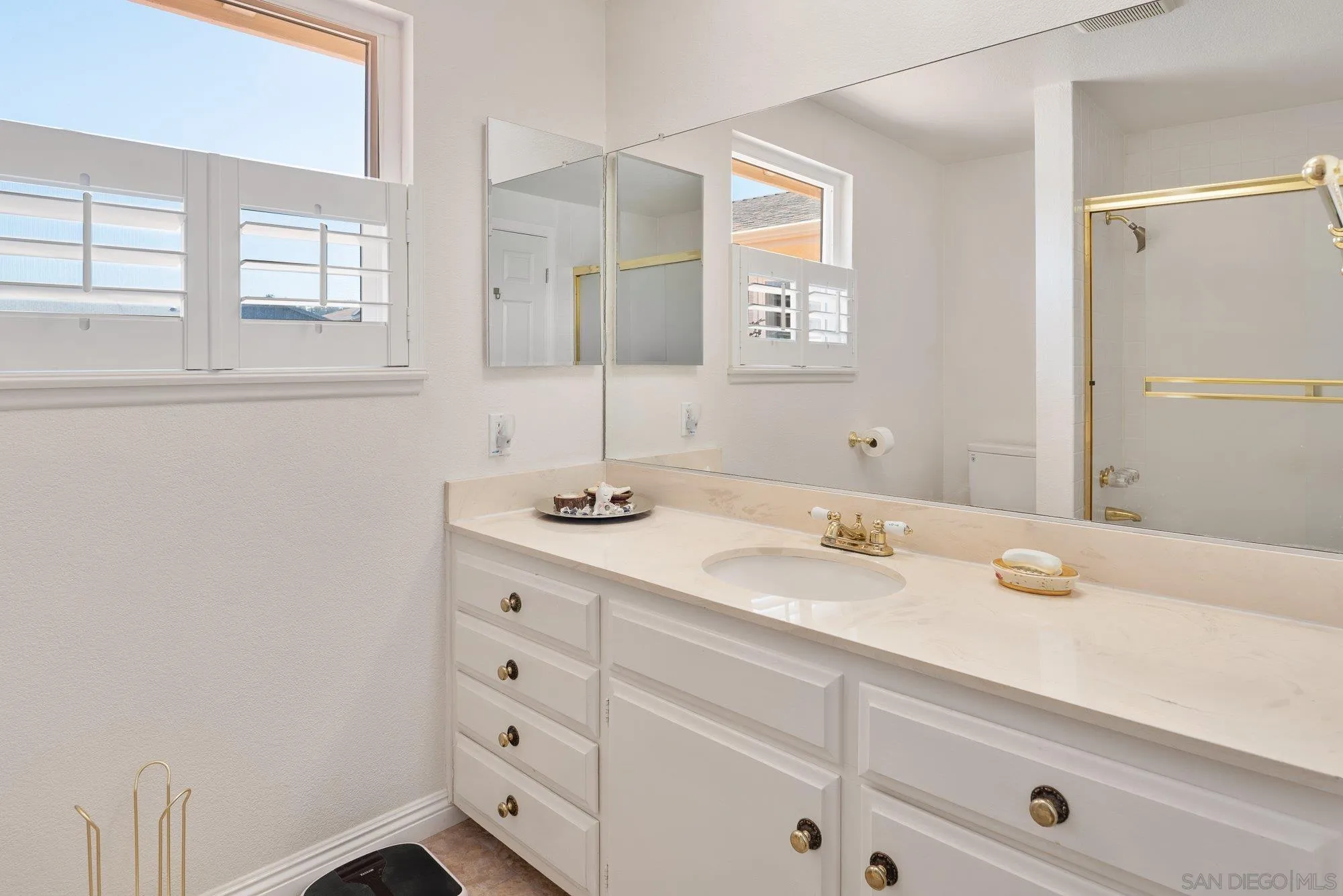 https://cdn.realtyfeed.com/cdn/127/260013098/1723771209371ad6435c2e3dd970a5b2.webp