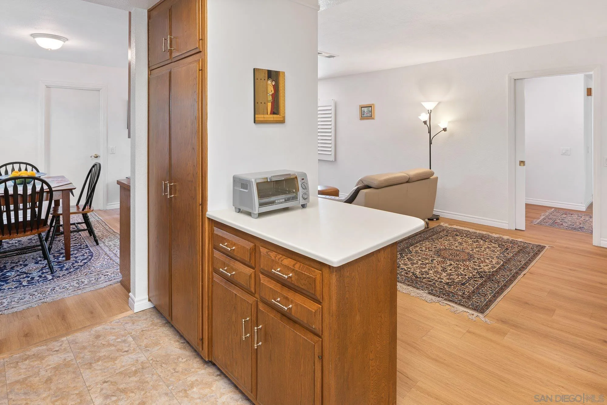 https://cdn.realtyfeed.com/cdn/127/260013098/47cfd89f9c59430868630a7db0ba17e2.webp