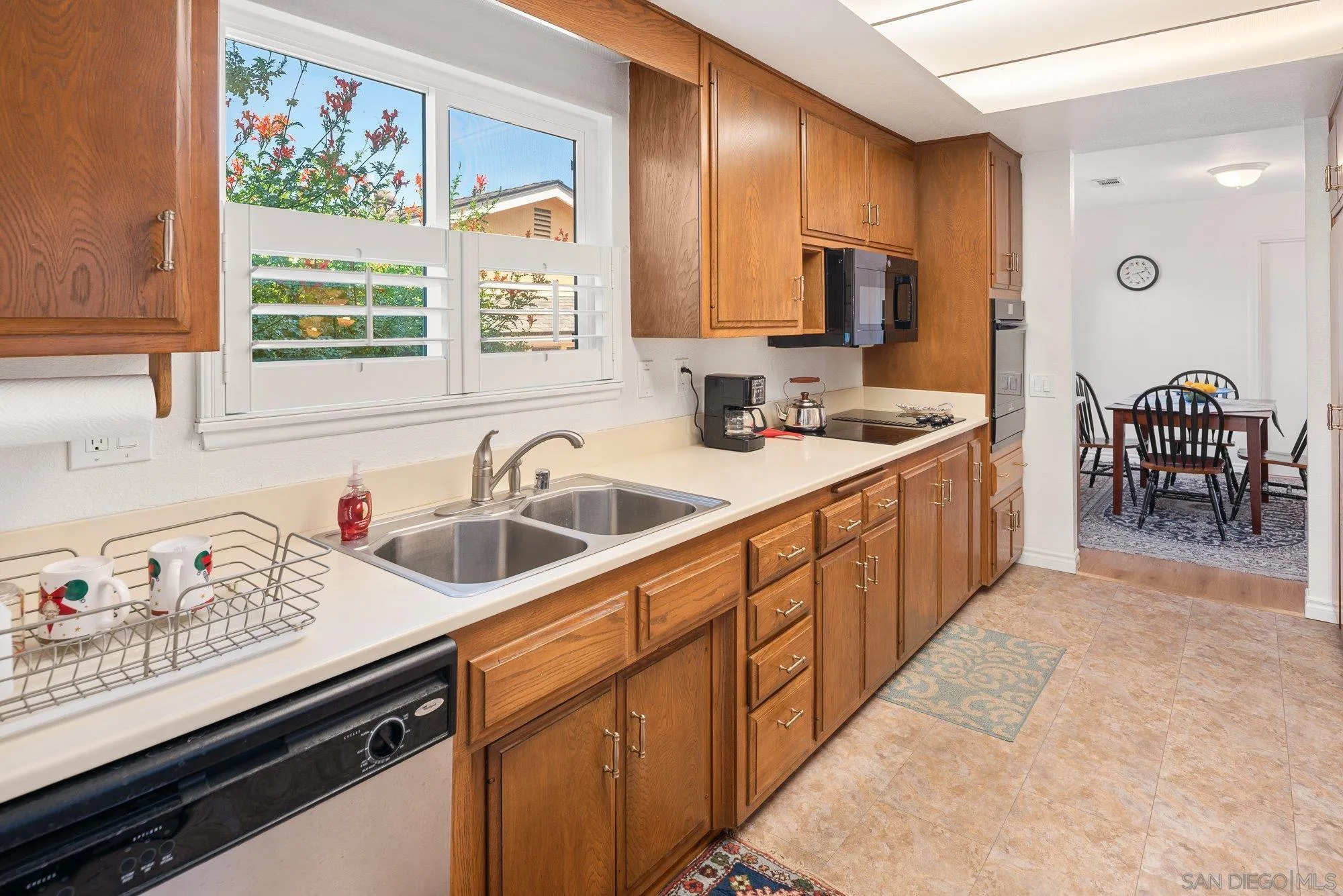 https://cdn.realtyfeed.com/cdn/127/260013098/4cb433d07a1c6983346a00f66a0e126a.webp
