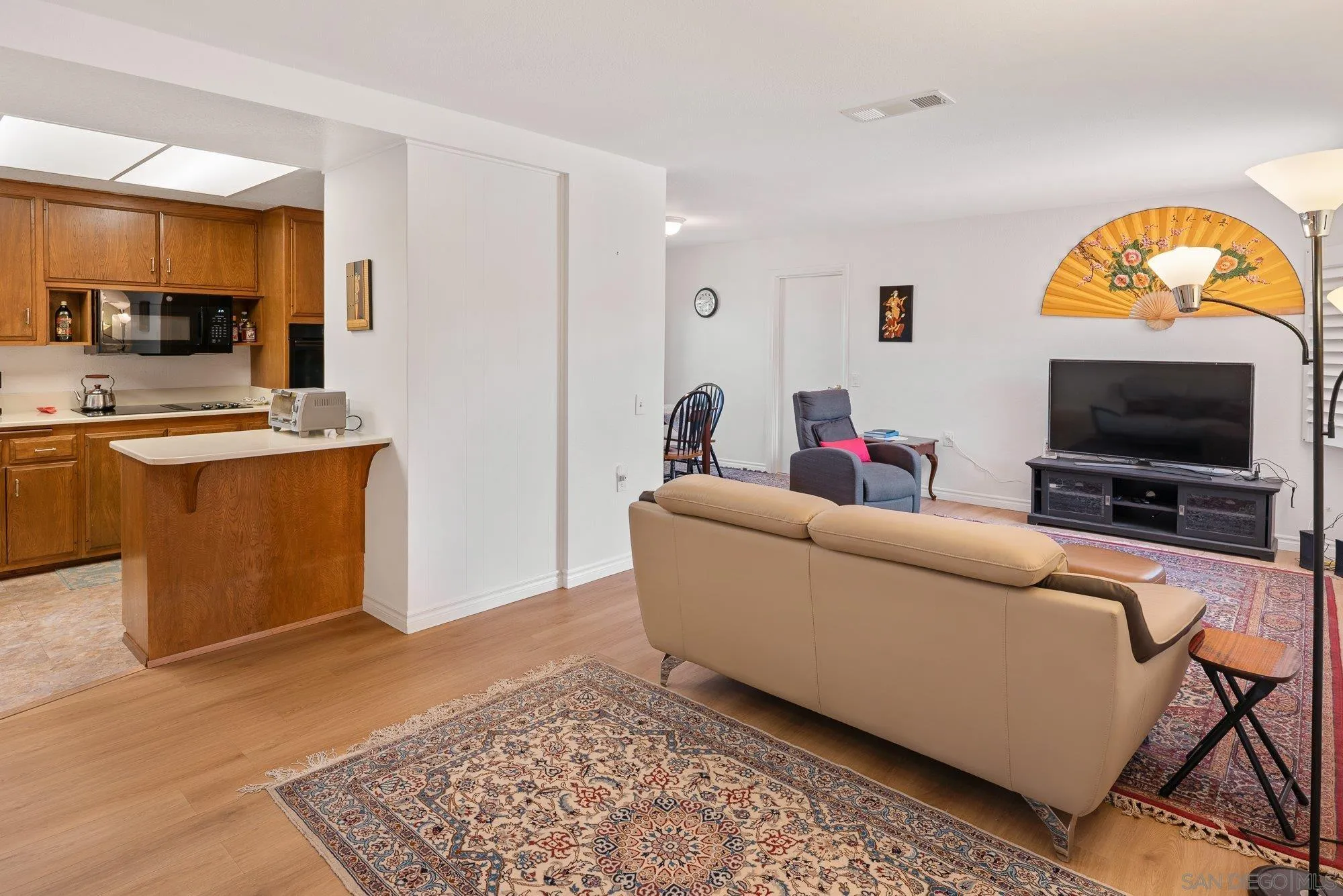 https://cdn.realtyfeed.com/cdn/127/260013098/4d2c02ae08356754e8f3ee281b26c365.webp