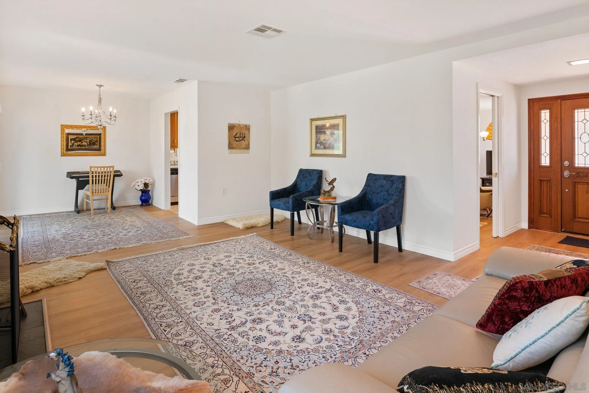 https://cdn.realtyfeed.com/cdn/127/260013098/7c5693abbb87e9dcdb3f0caa349216aa.webp