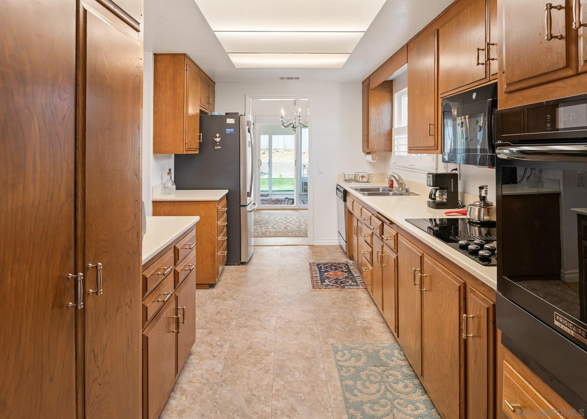 https://cdn.realtyfeed.com/cdn/127/260013098/b3a8e37903c2adb14de77bb61224e0aa.webp