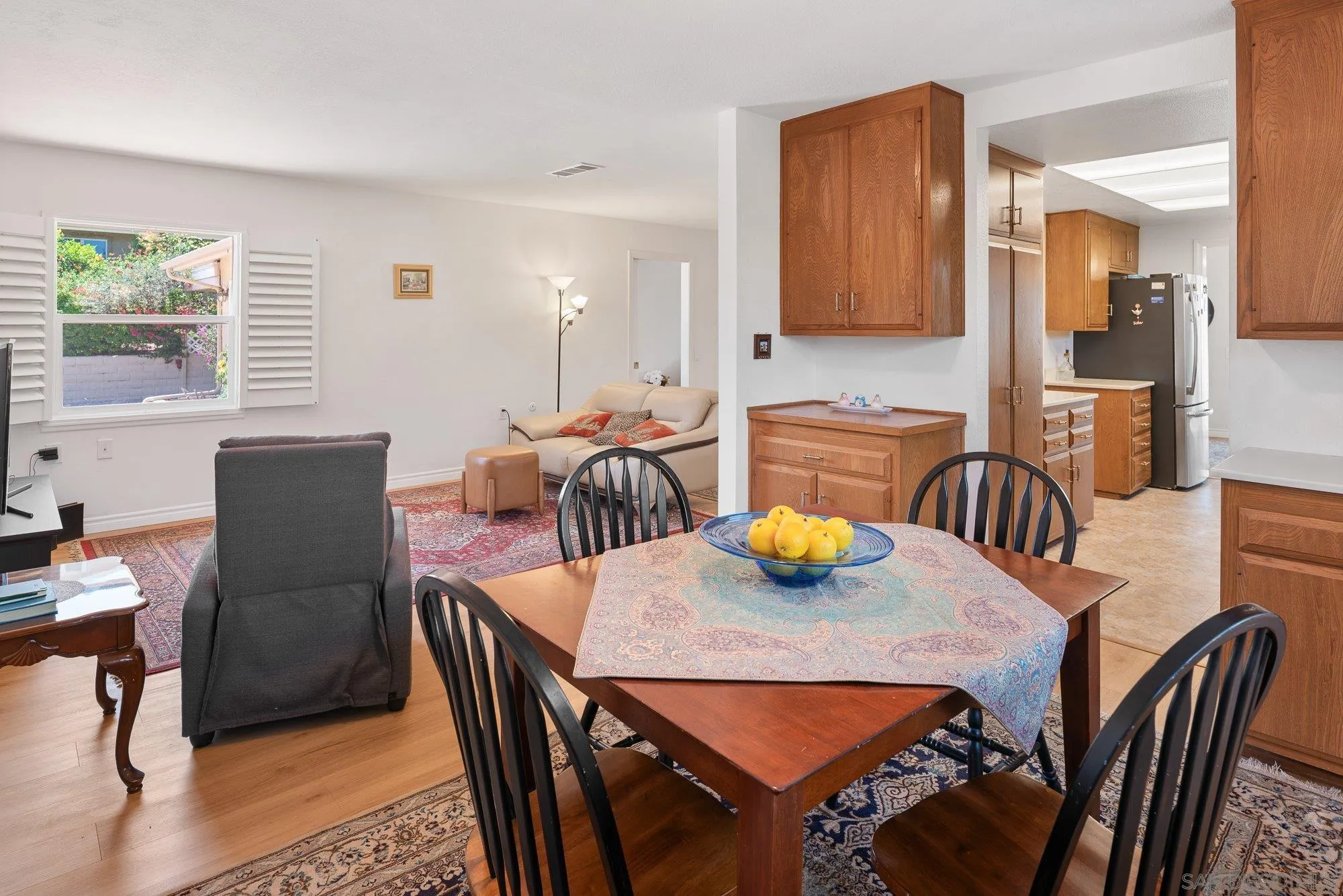 https://cdn.realtyfeed.com/cdn/127/260013098/dfd5c58ccafe647c052f52bfbe0eb34e.webp
