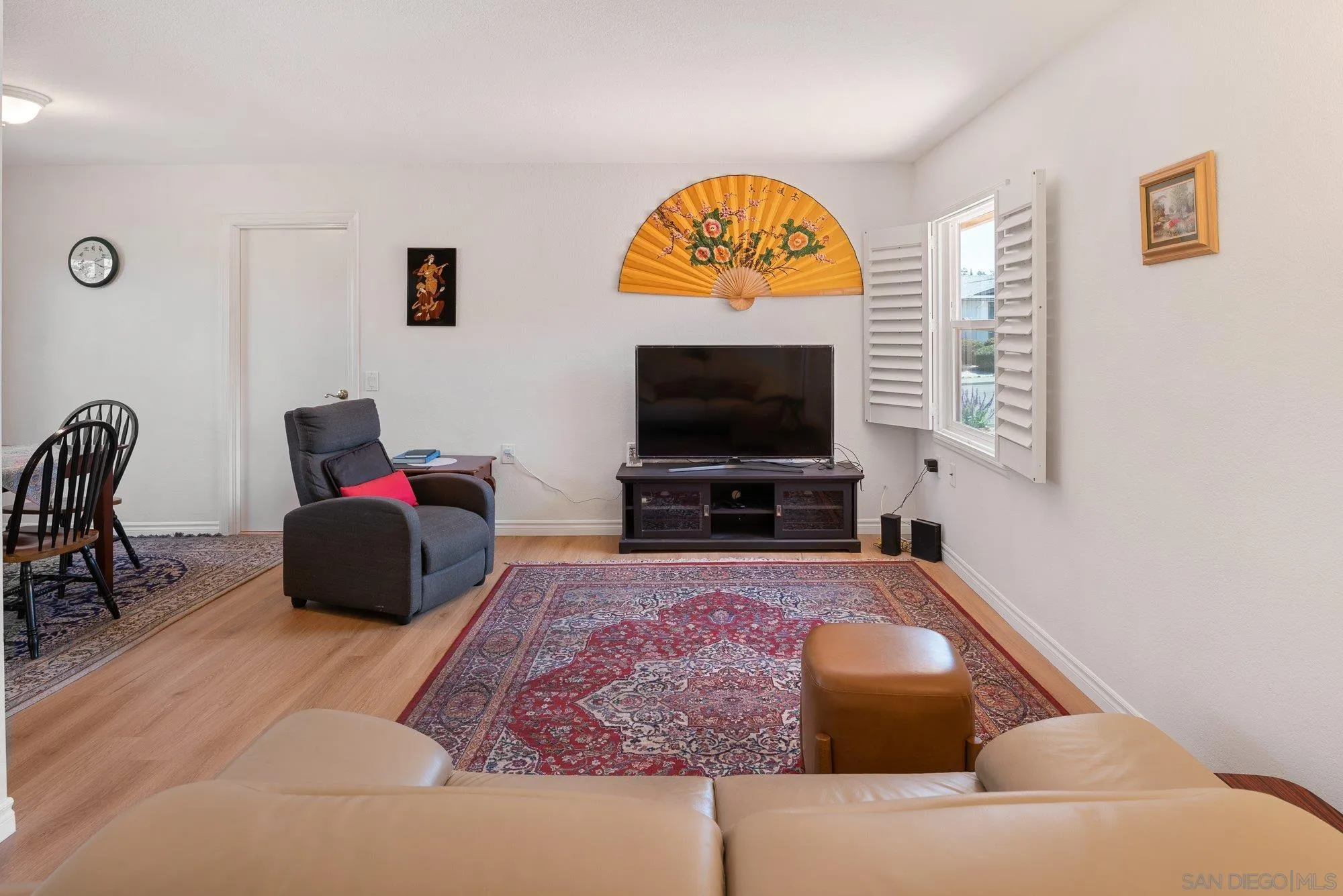https://cdn.realtyfeed.com/cdn/127/260013098/e2ea678f121355acfe4ef25e5d8c4281.webp