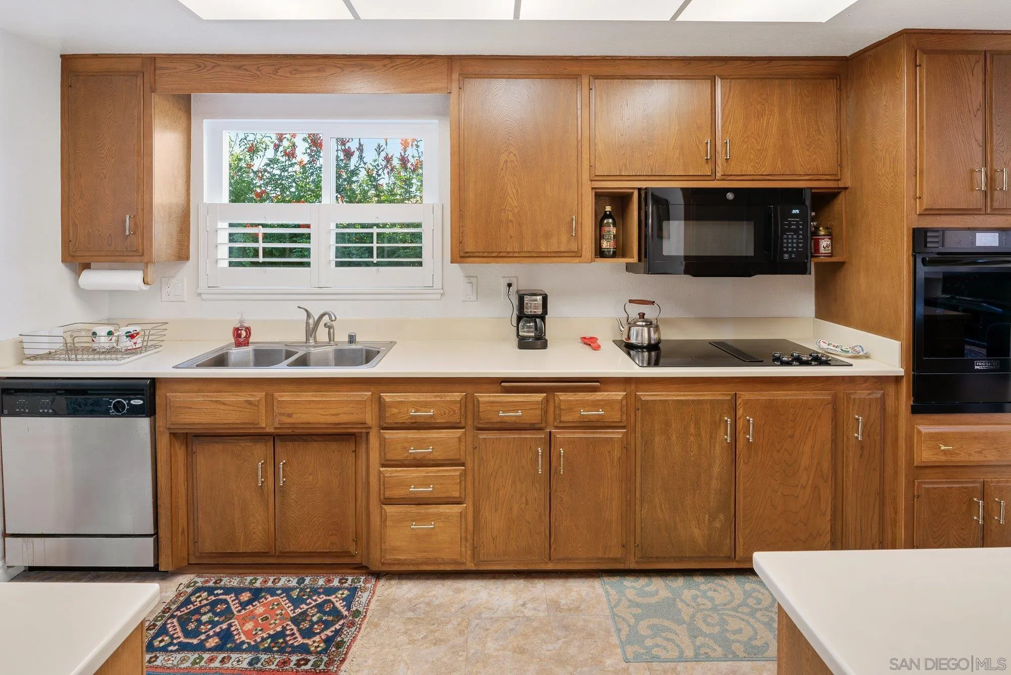 https://cdn.realtyfeed.com/cdn/127/260013098/e4945aa7ff9d3c1191a2e81bc5b73a99.webp