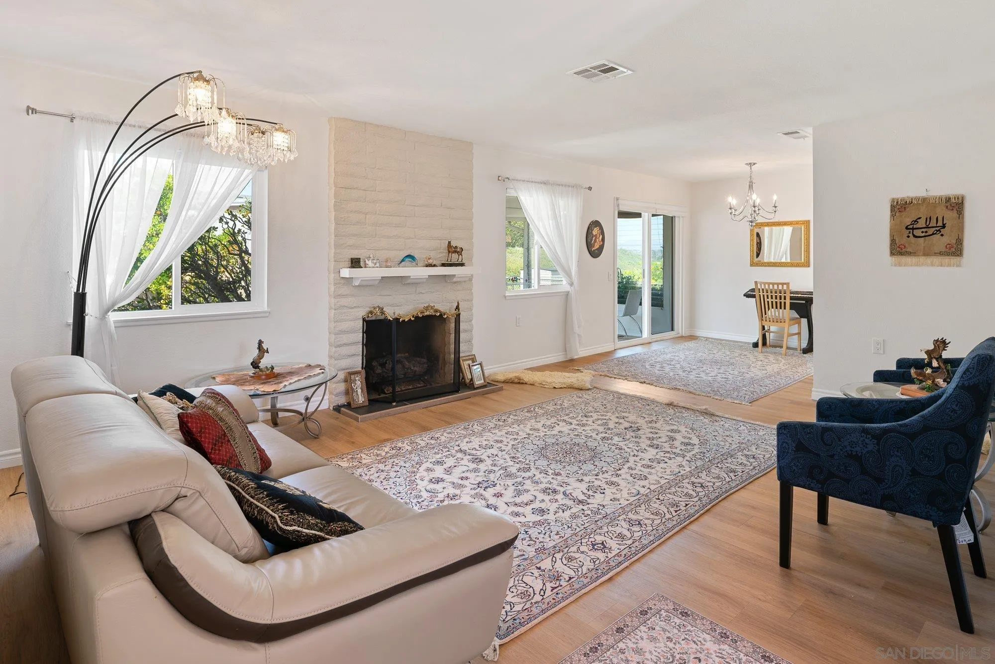 https://cdn.realtyfeed.com/cdn/127/260013098/f35bfbfa494ec8e4cf0be2d4f52b8cd4.webp