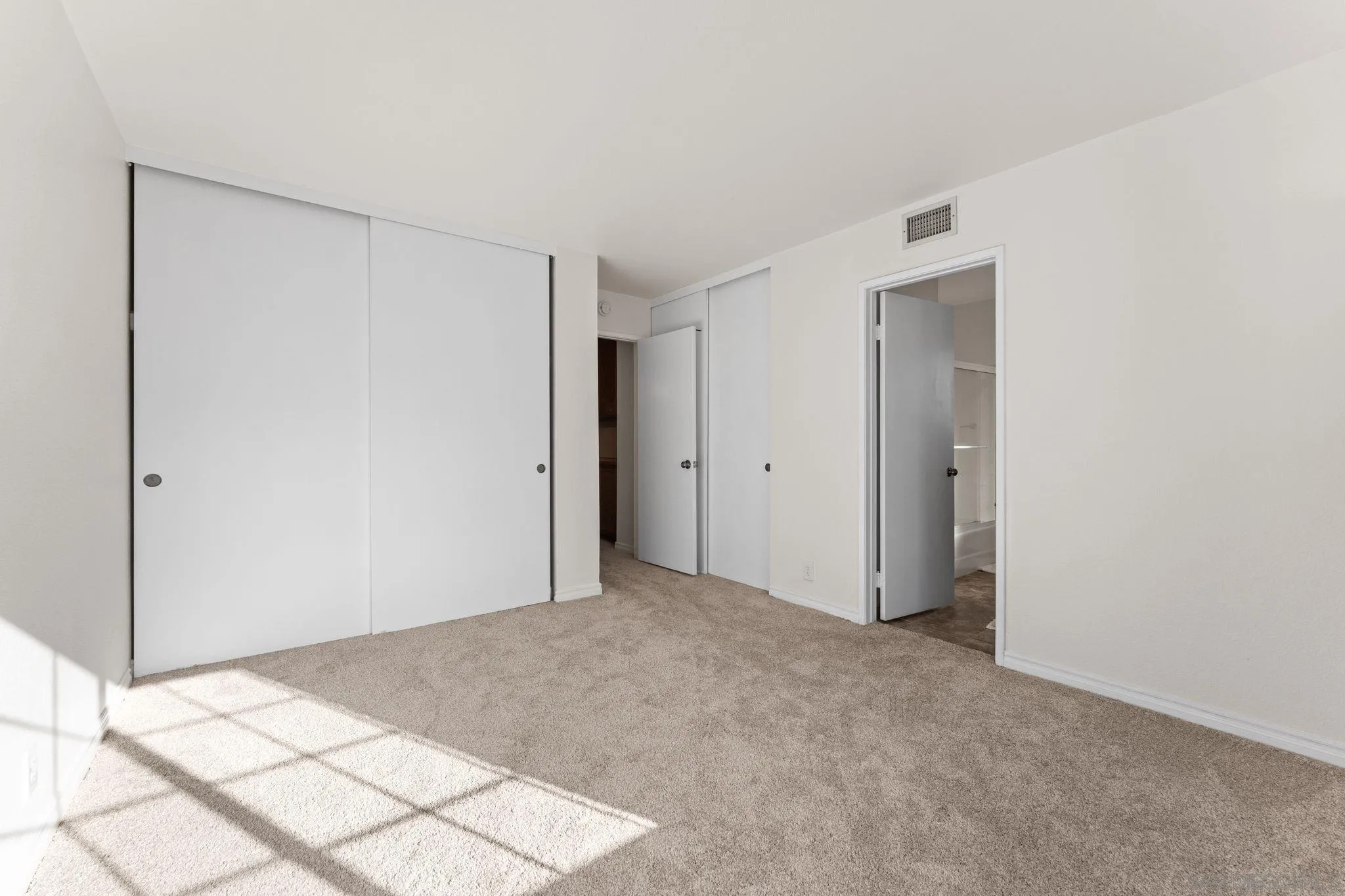 https://cdn.realtyfeed.com/cdn/127/260013099/c9112315a997a0993a9e1544f5609058.webp