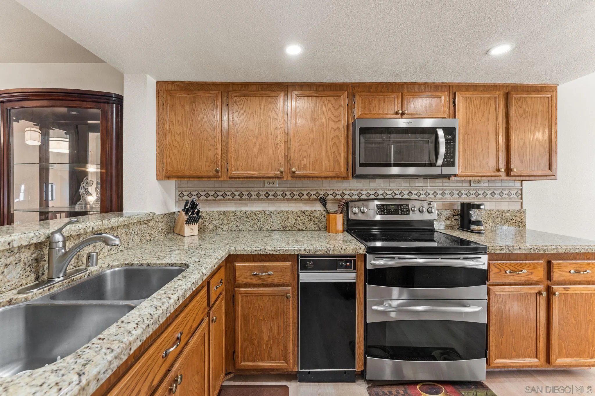Photo #11: 260013099 Listing: Photo #11