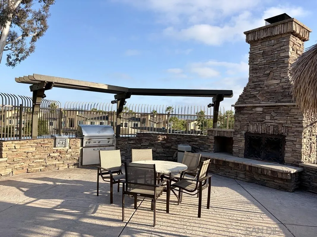 https://cdn.realtyfeed.com/cdn/127/260013101/bf055e10bb35ea8eda88a6212ade3d85.webp