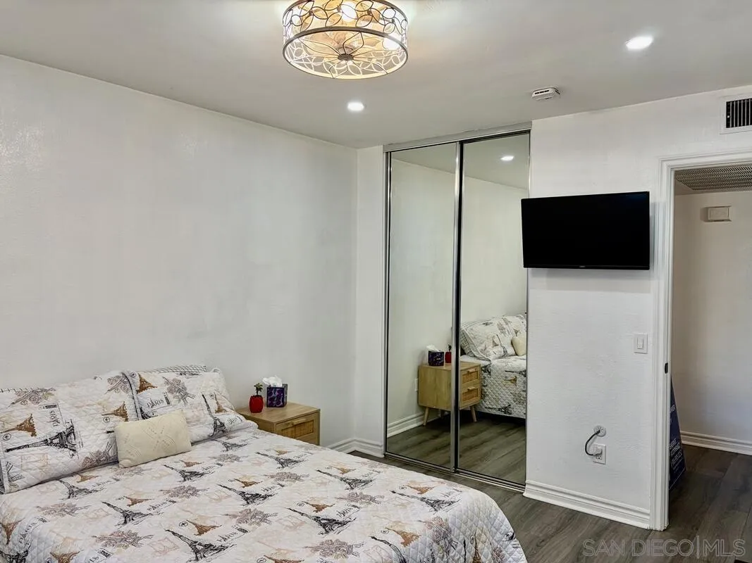 https://cdn.realtyfeed.com/cdn/127/260013101/cef8dd48d67e6f04dd45407d3ccebb13.webp