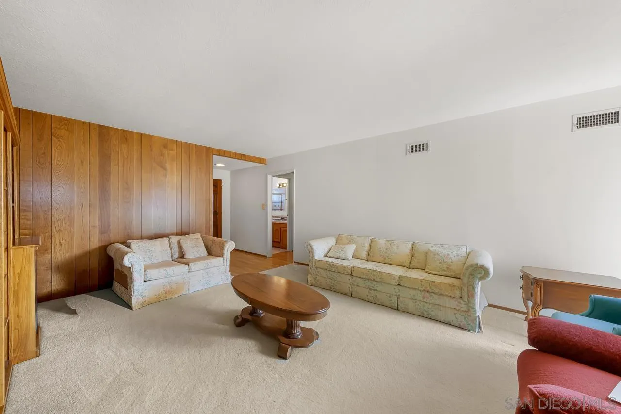 https://cdn.realtyfeed.com/cdn/127/260013103/38066ea8a4c3daa9df361f8a8550df1b.webp