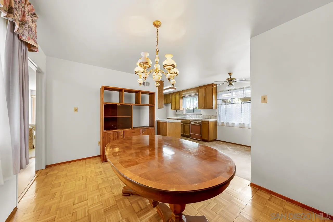 https://cdn.realtyfeed.com/cdn/127/260013103/56d8f03b4cc6a52e0400644cf0573083.webp
